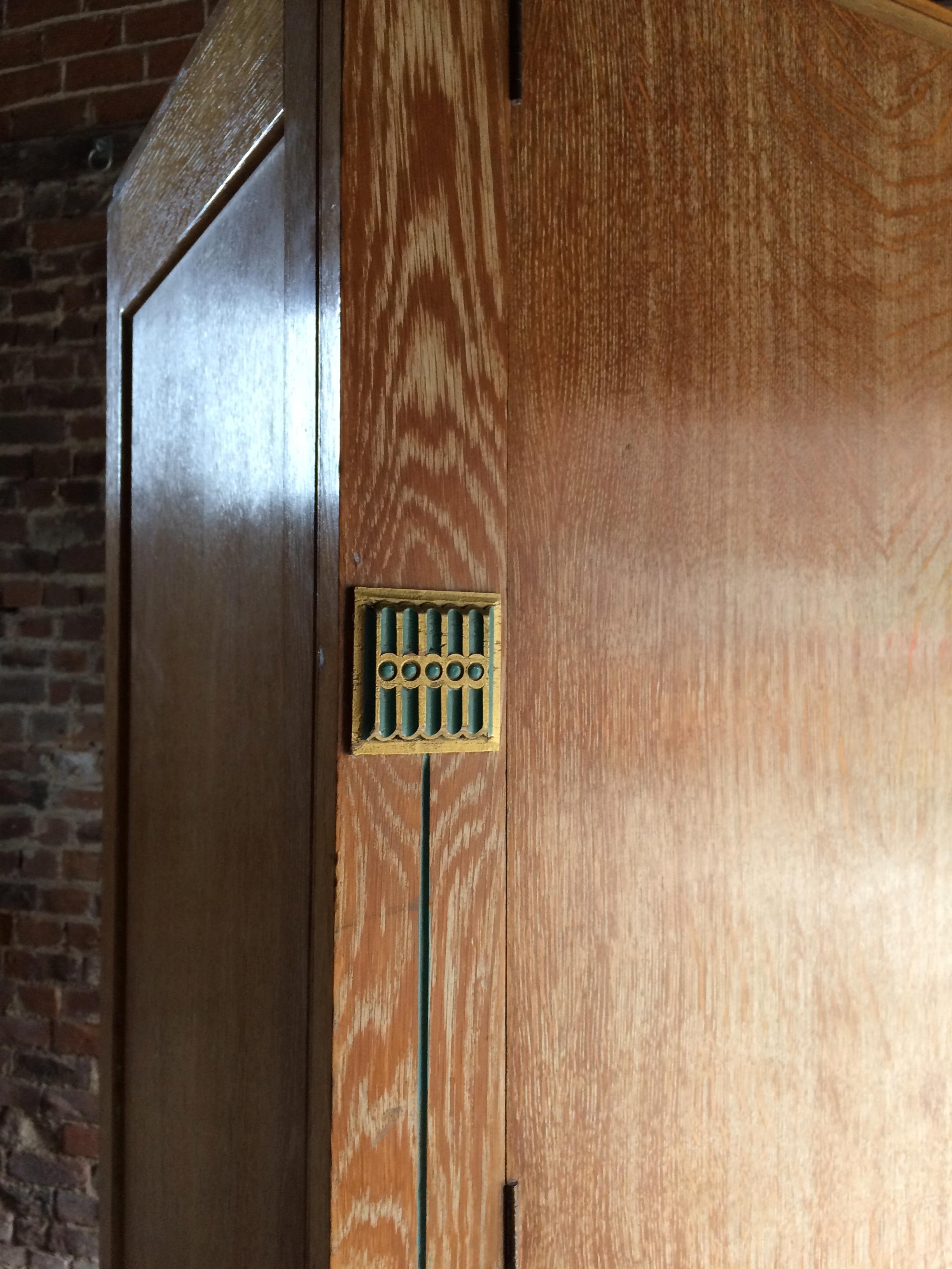 English Stunning Art Deco Heals Style Limed Oak Wardrobe Two Door Compactum, circa 1930s