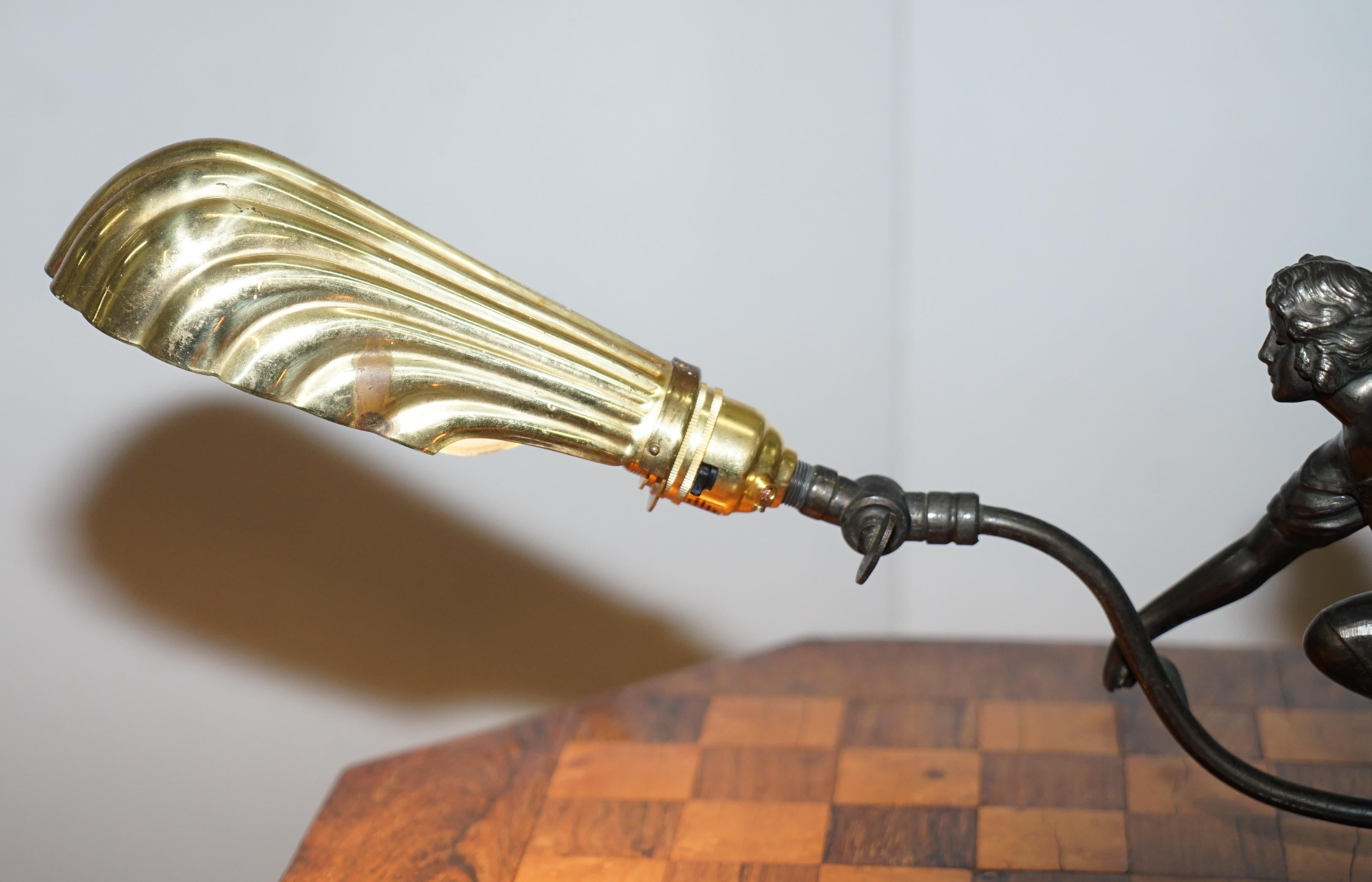 Superbe lampe de bureau Art Déco à abat-jour articulé avec statue en marbre et bronze en vente 6