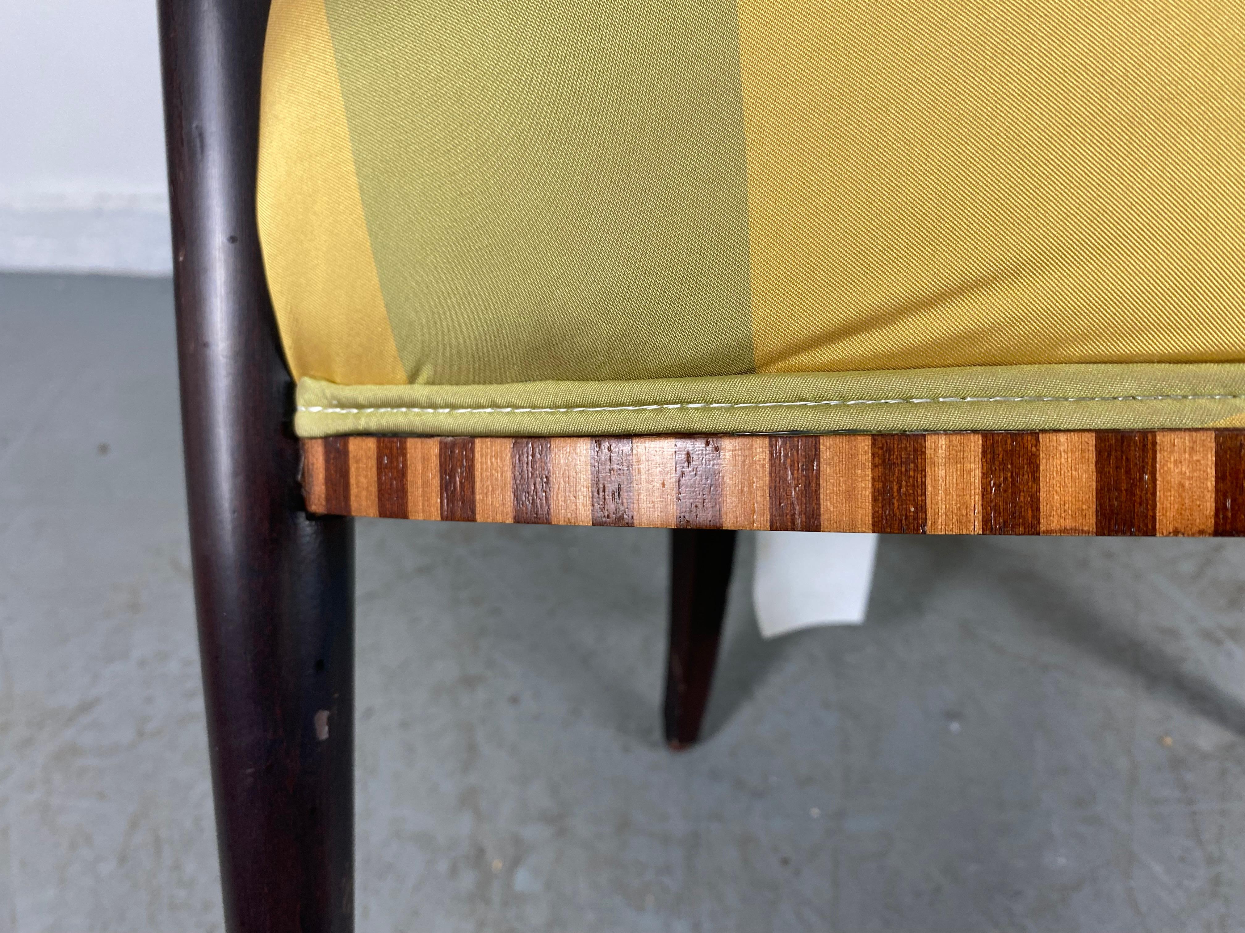 Tissu Superbe fauteuil de salon de style Art déco par Baker Furniture d'après Paul Follot