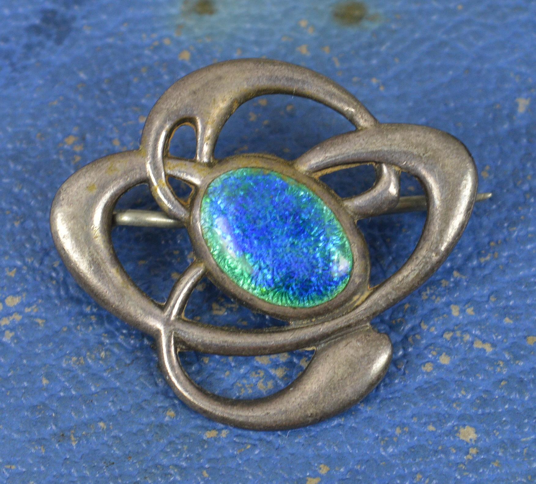 Stunning Art Nouveau Edwardian Sterling Silver and Enamel Brooch In Good Condition For Sale In St Helens, GB