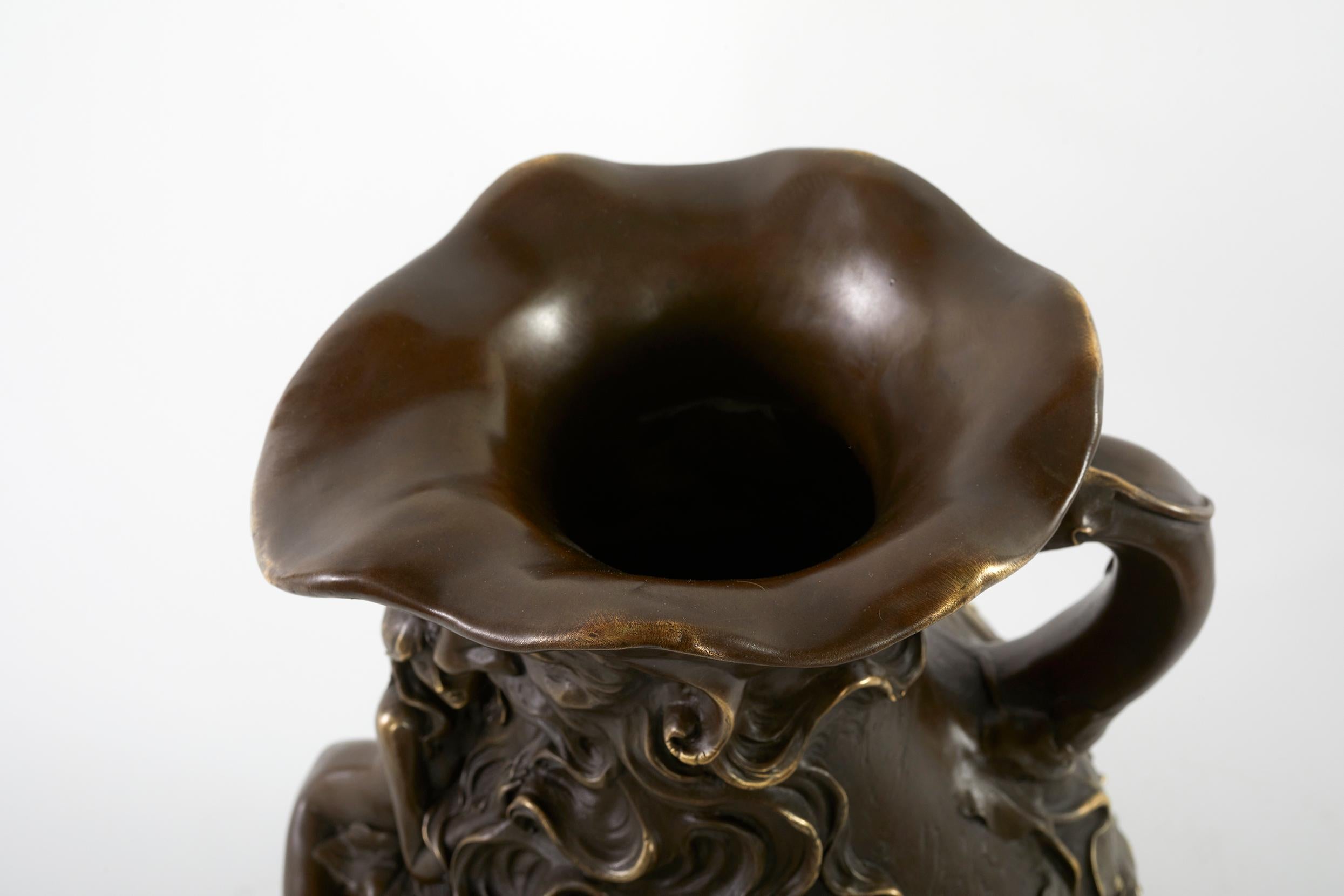 Bronze Superbe pièce/vase en bronze de style Art nouveau en vente