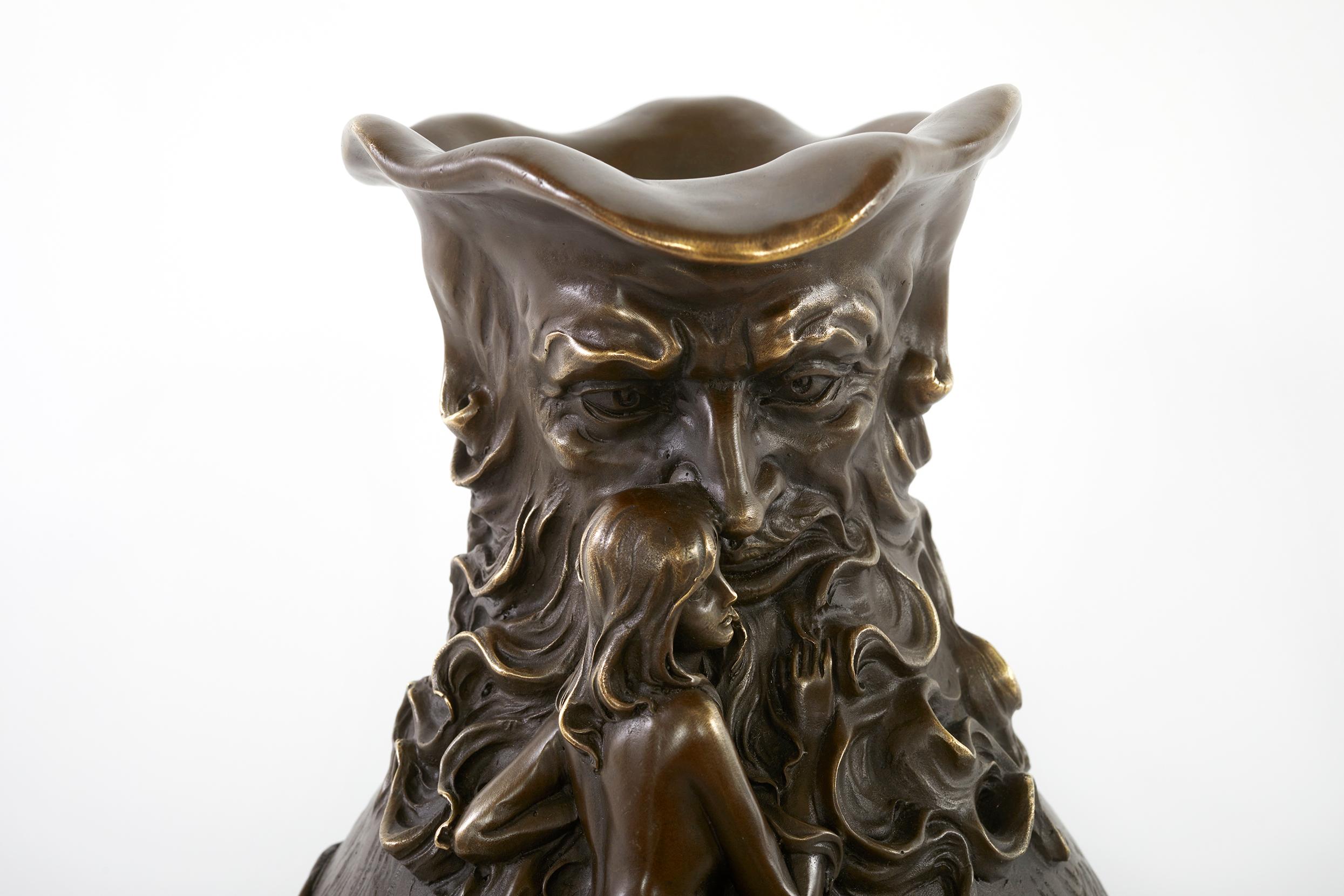Superbe pièce/vase en bronze de style Art nouveau en vente 2