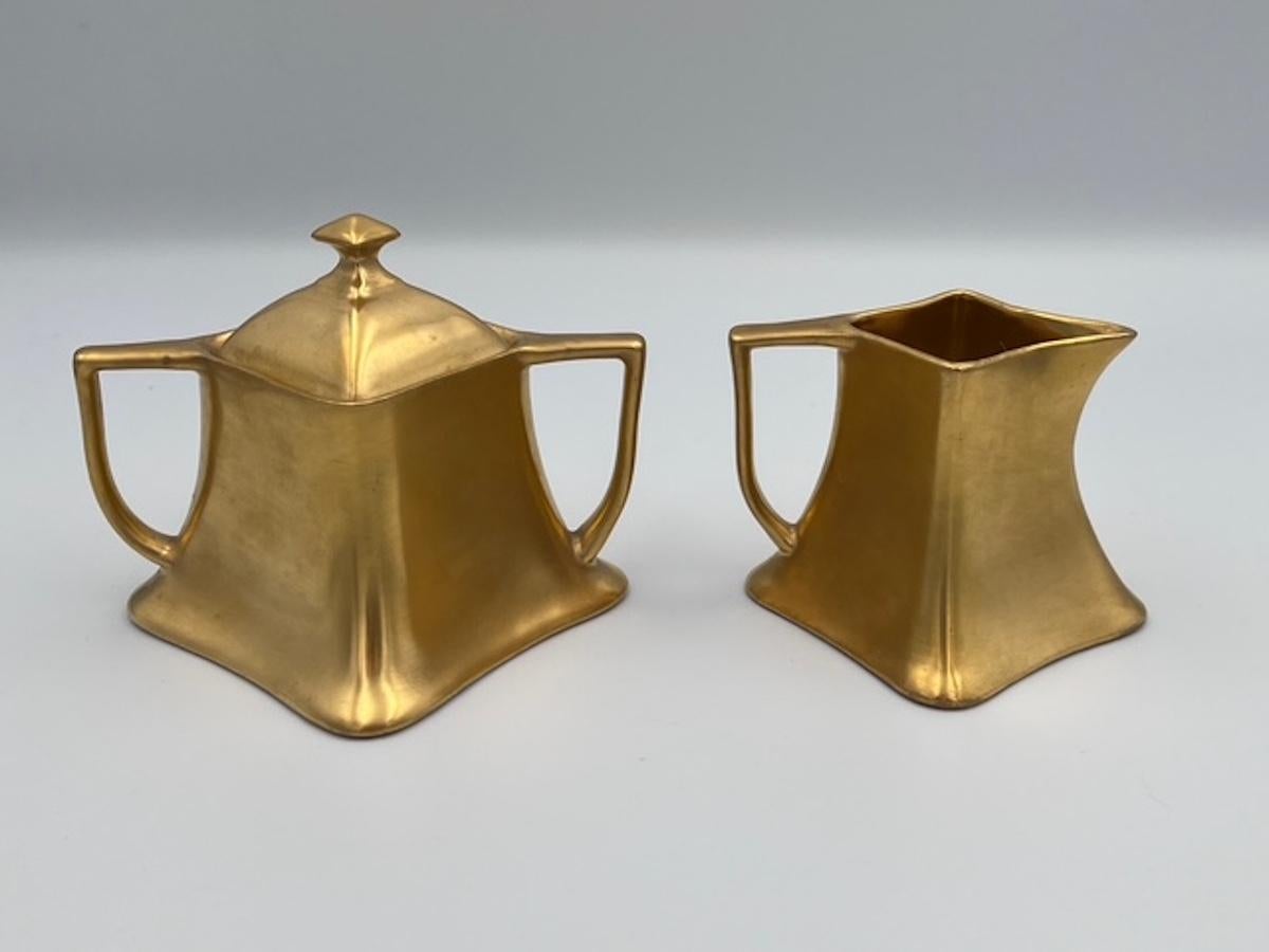 Impresionante Juego de Azucarero y Cremera de Porcelana Dorada de Viena Art Nouveau en venta 7