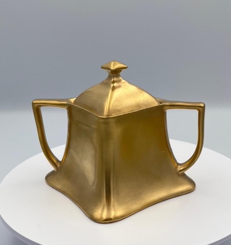 Impresionante Juego de Azucarero y Cremera de Porcelana Dorada de Viena Art Nouveau Austríaco en venta