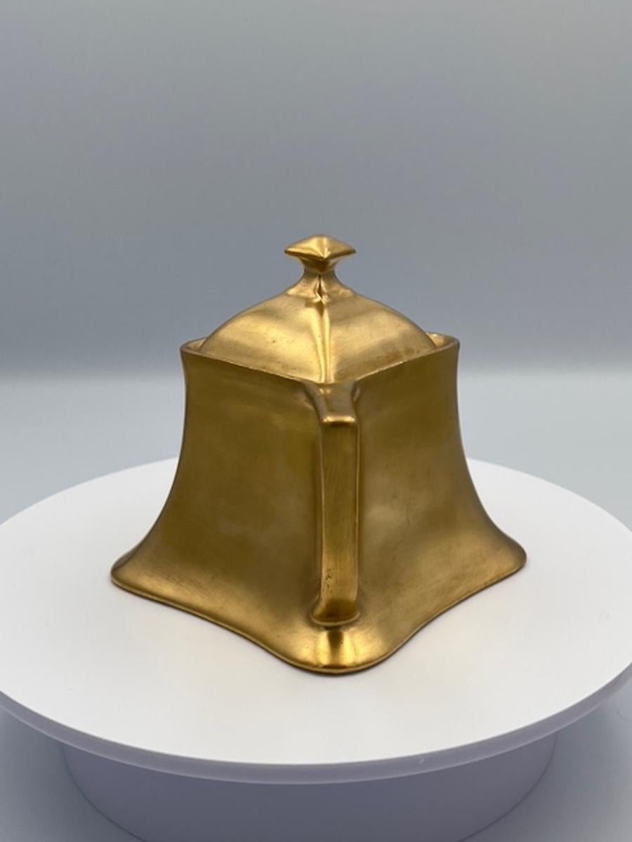 Impresionante Juego de Azucarero y Cremera de Porcelana Dorada de Viena Art Nouveau Oro en venta