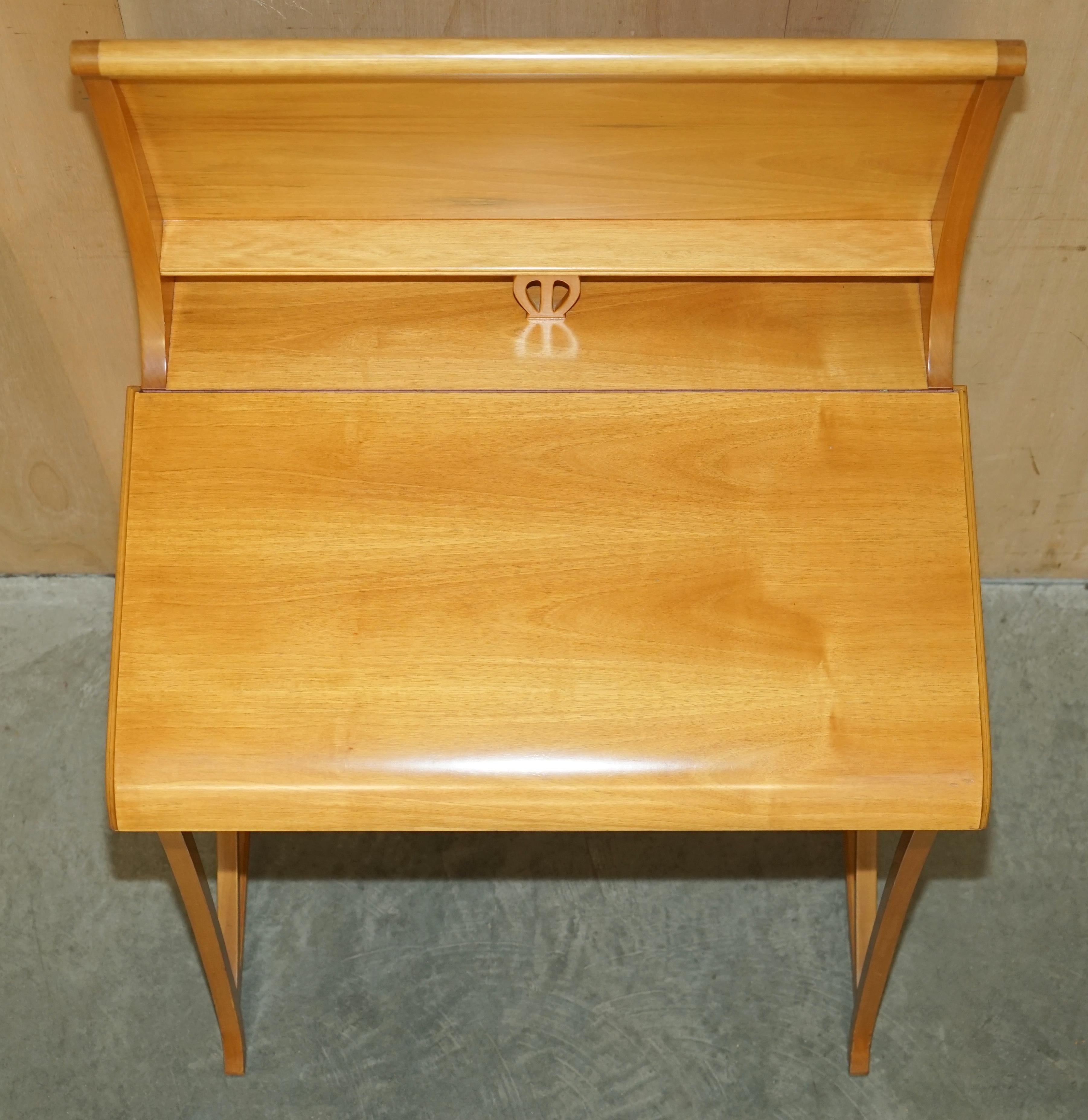 STUNNiNG ART NOUVEAU WRITING DESK ATTRIBUTED TO CARLO ZEN 1902 BIRDS EYE MAPLE For Sale 5