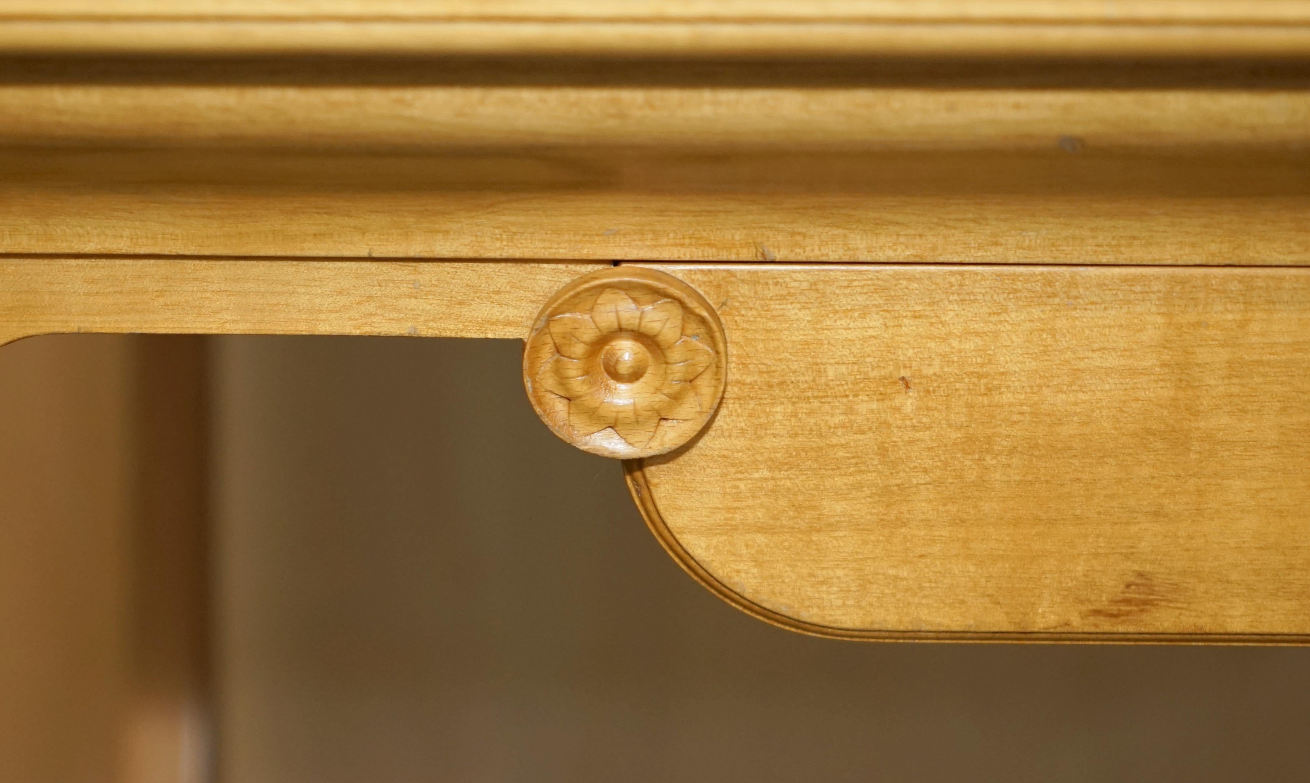 STUNNiNG ART NOUVEAU WRITING DESK ATTRIBUTED TO CARLO ZEN 1902 BIRDS EYE MAPLE For Sale 2