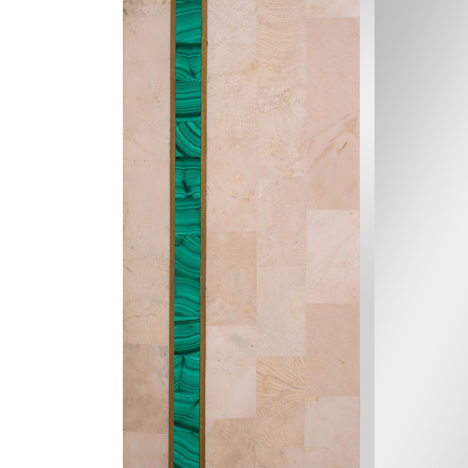Fait main Superbe miroir artisanal avec incrustations de malachite 1985 (signé et daté) en vente