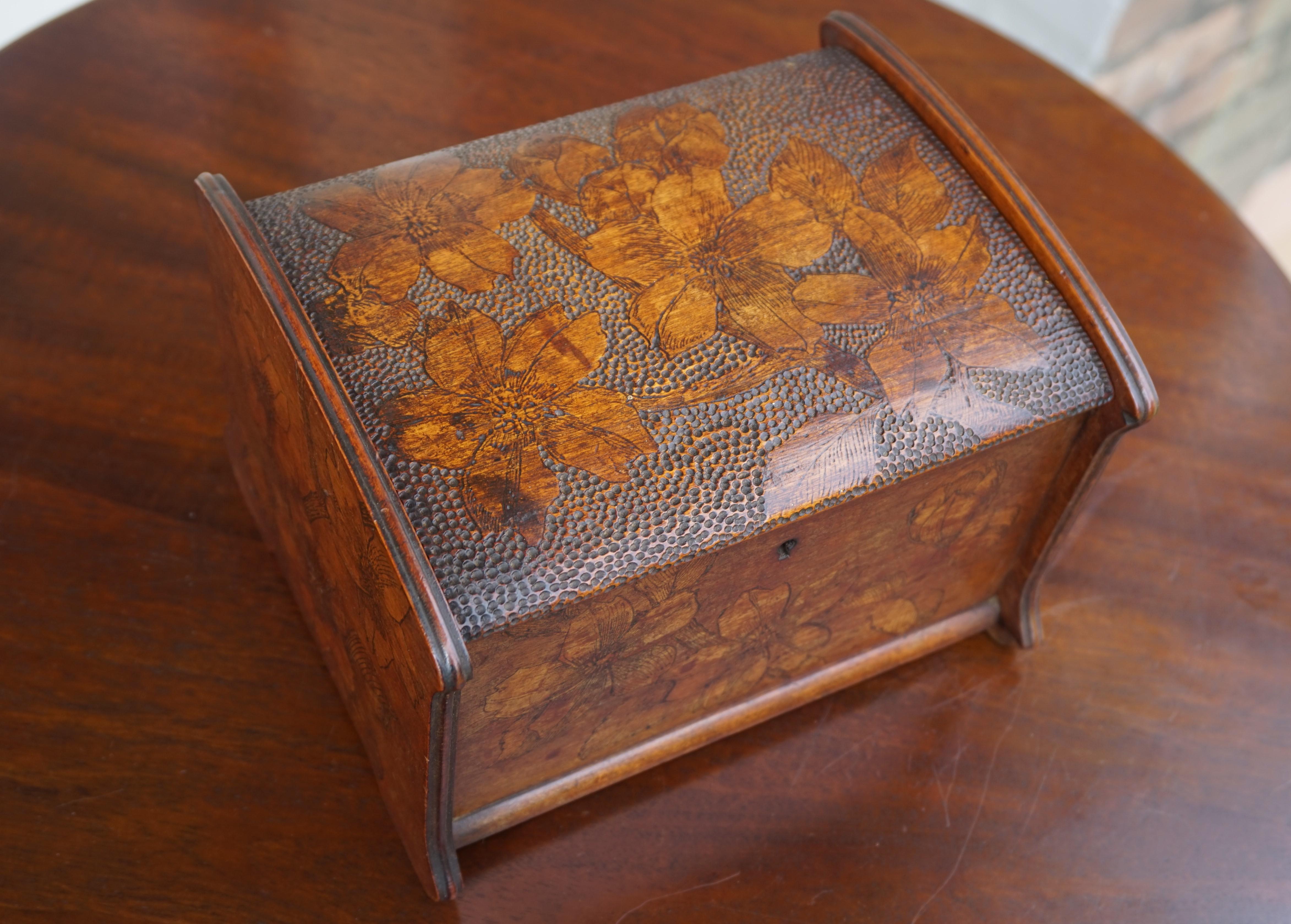 Stunning Arts & Crafts Box with Finest Hand Carved Flower Patterns in Bas Relief 3