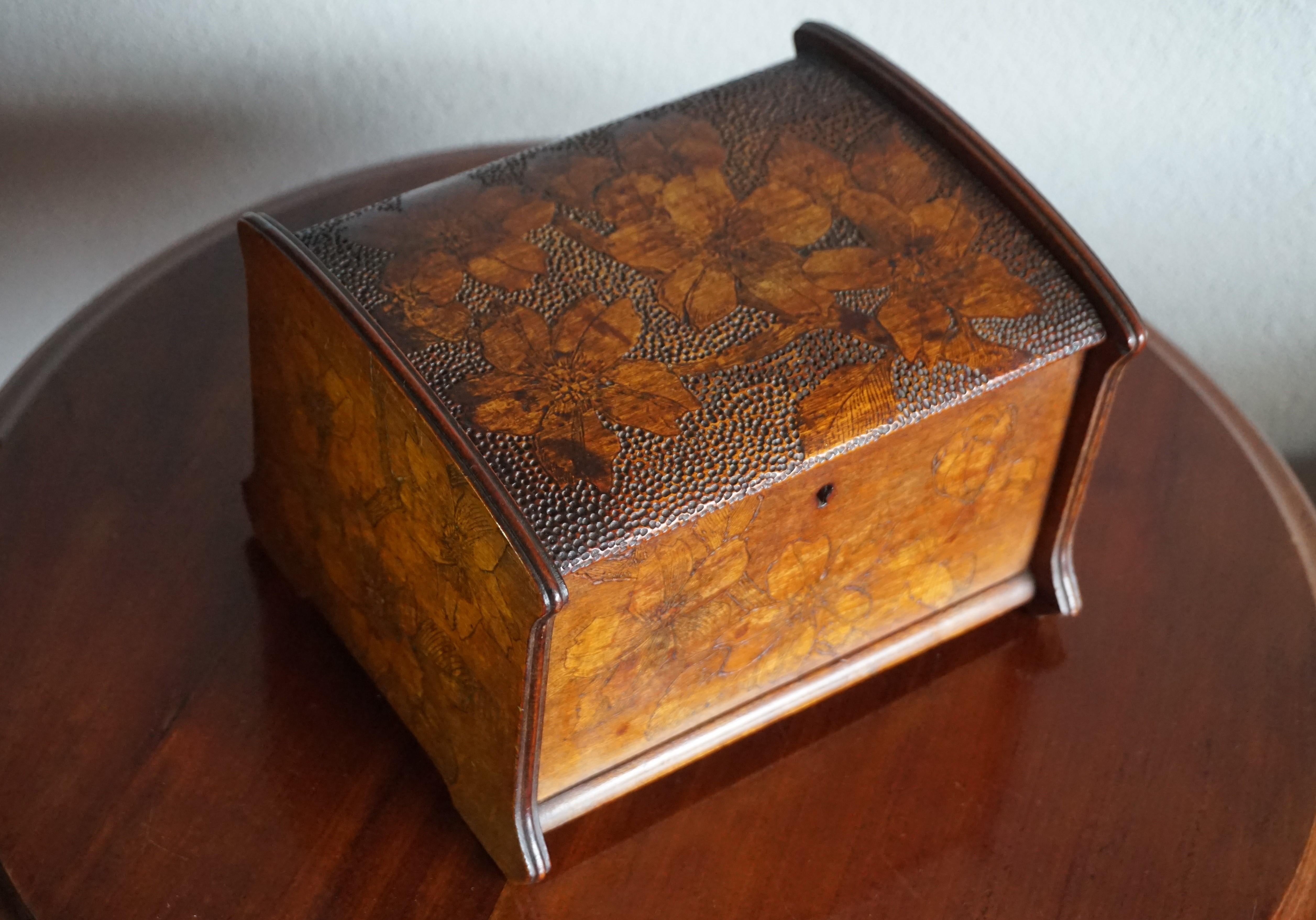 Stunning Arts & Crafts Box with Finest Hand Carved Flower Patterns in Bas Relief 5