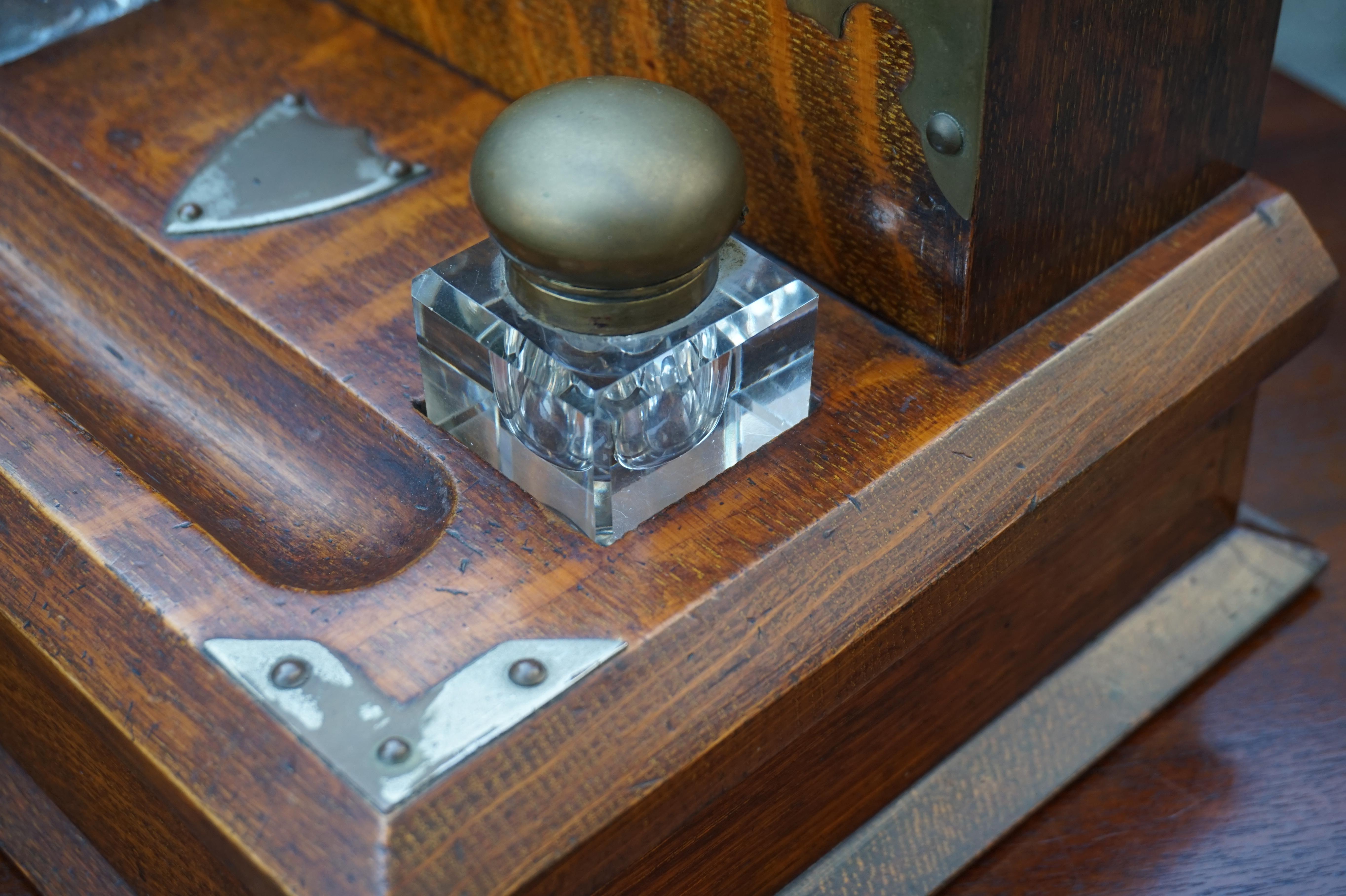 Stunning Arts & Crafts Era Oak Stationary Box with Glass Inkwells & Letter Rack In Excellent Condition In Lisse, NL