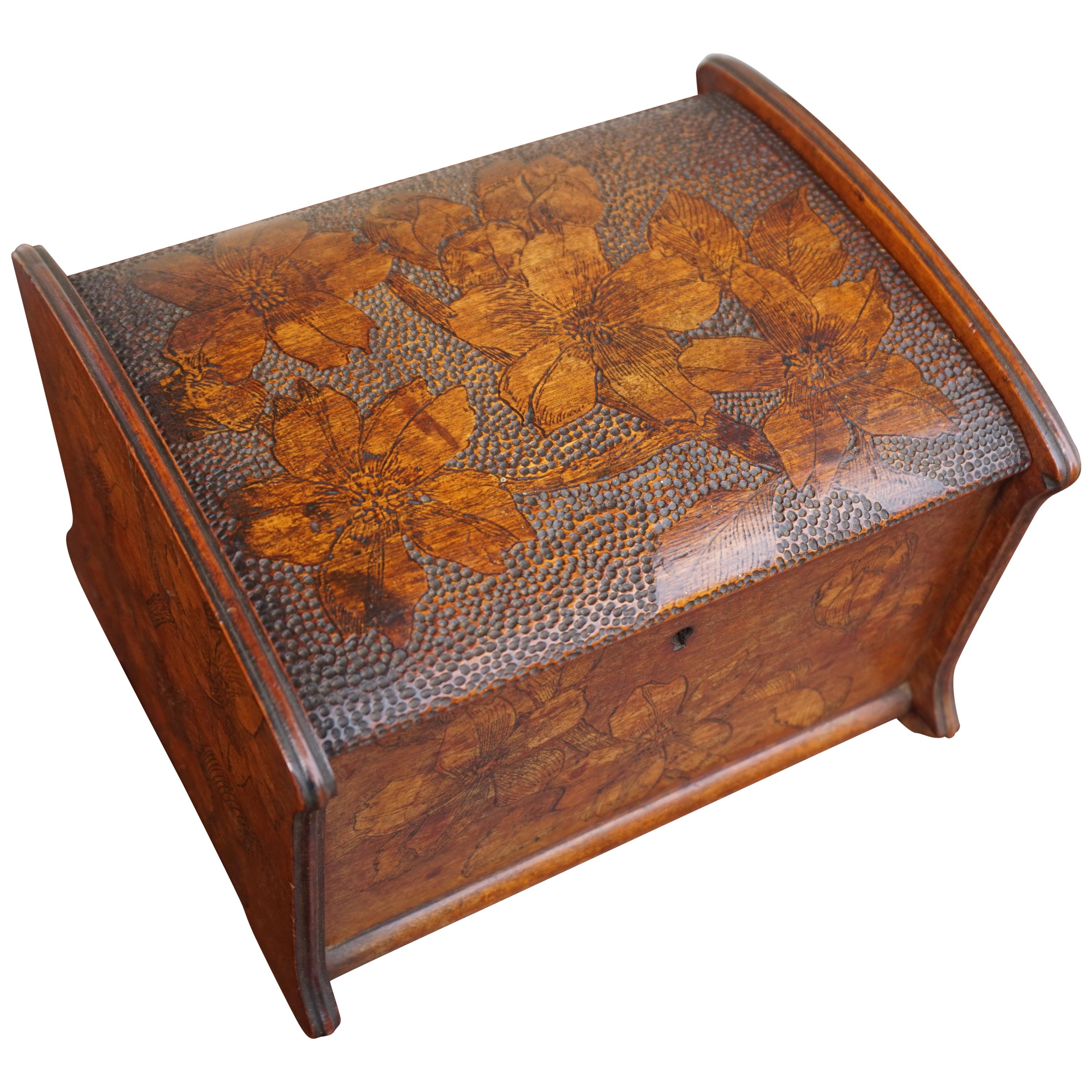 Stunning Arts & Crafts Box with Finest Hand Carved Flower Patterns in Bas Relief