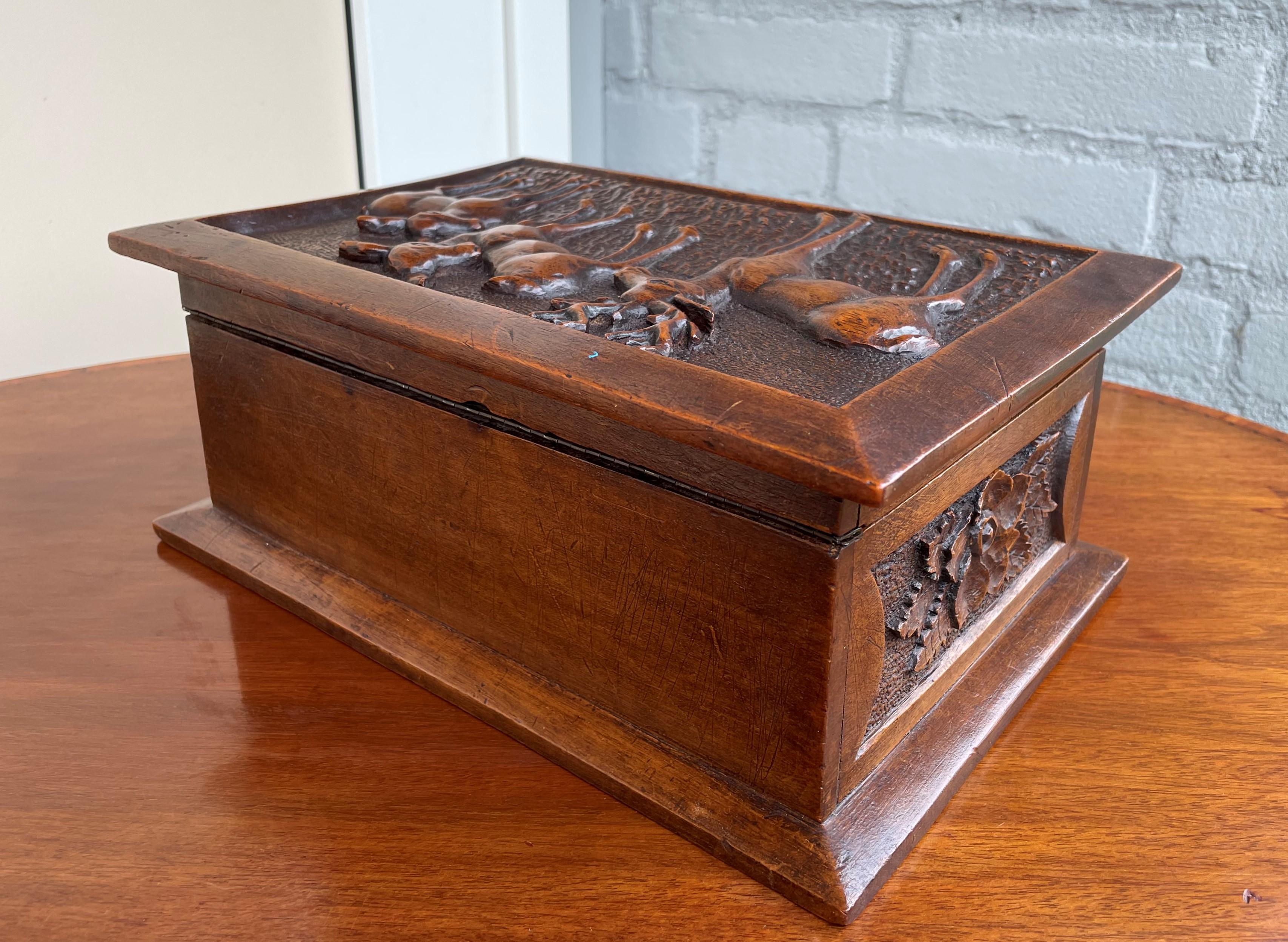Stunning Arts & Crafts Box with Hand Carved Deer Sculptures in Deep Relief, 1910 5