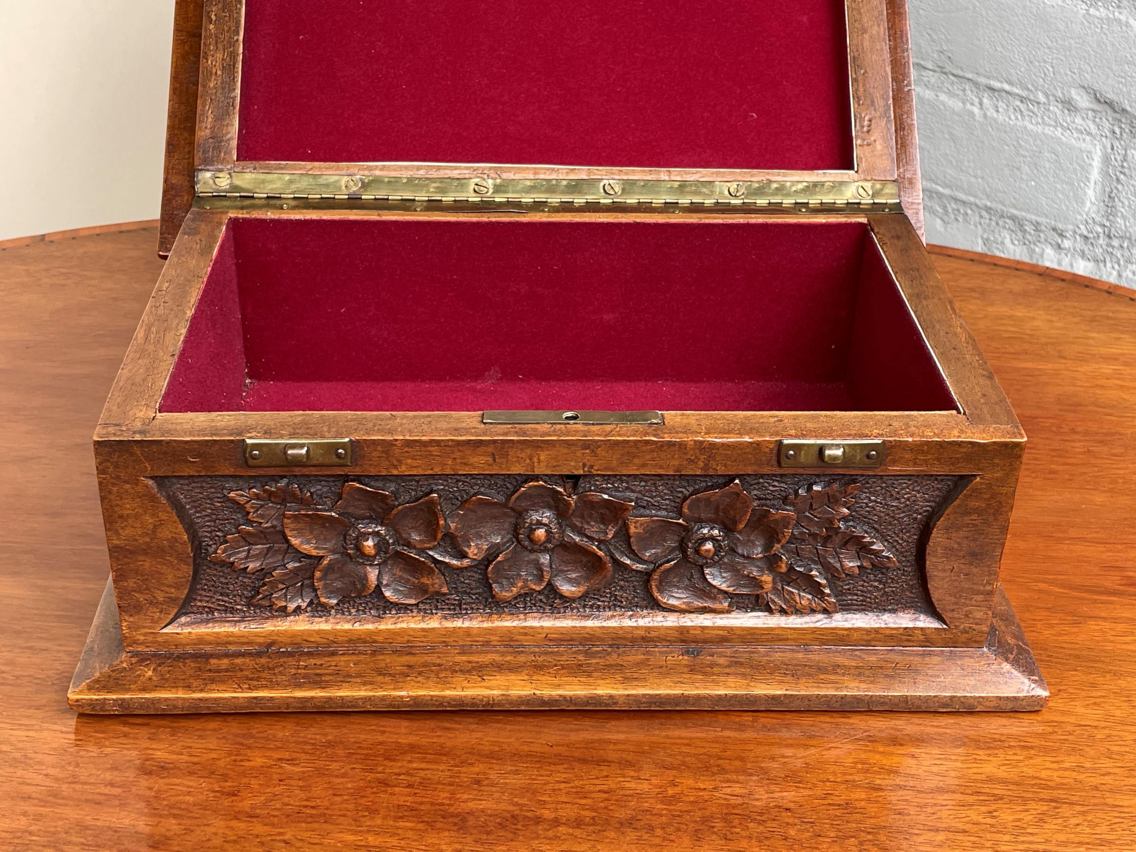 Hand-Carved Stunning Arts & Crafts Box with Hand Carved Deer Sculptures in Deep Relief, 1910