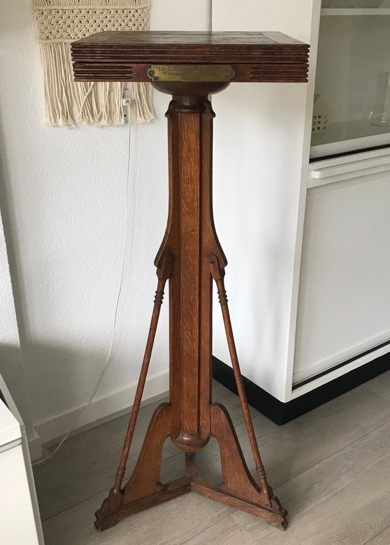 Stunning Arts and Crafts Oak Sculpture Stand / Sculptors Studio Gallery