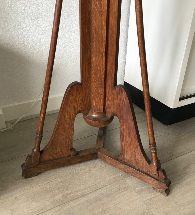 Stunning Arts and Crafts Oak Sculpture Stand / Sculptors Studio Gallery