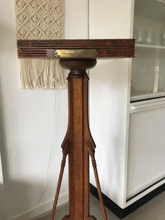 Stunning Arts & Crafts Oak Sculpture Stand / Sculptors Studio Gallery Display