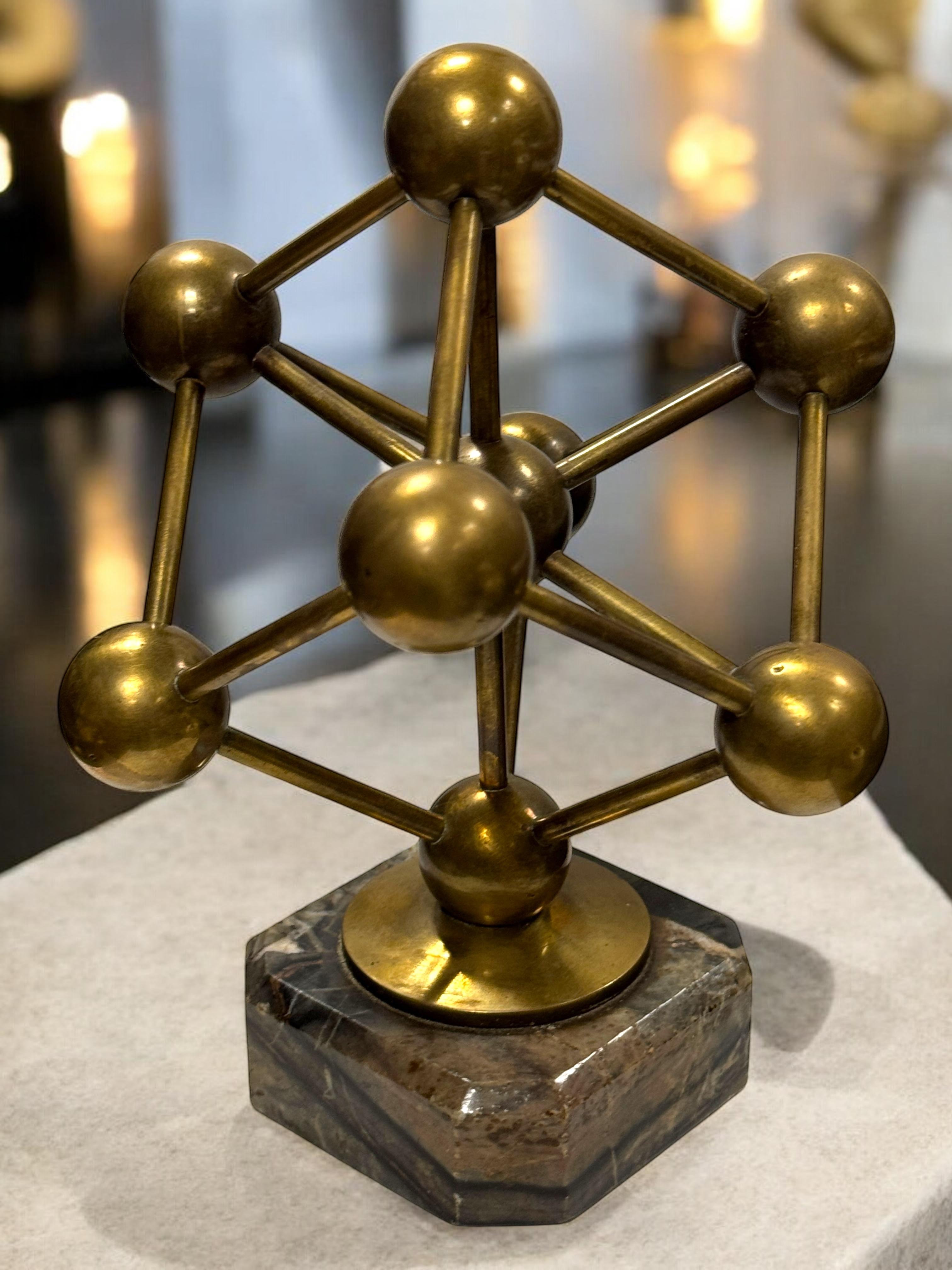 Superbe Atomium Souvenir Building Sculpture Marble Base Bruxelles Belgium 1960s en vente 4