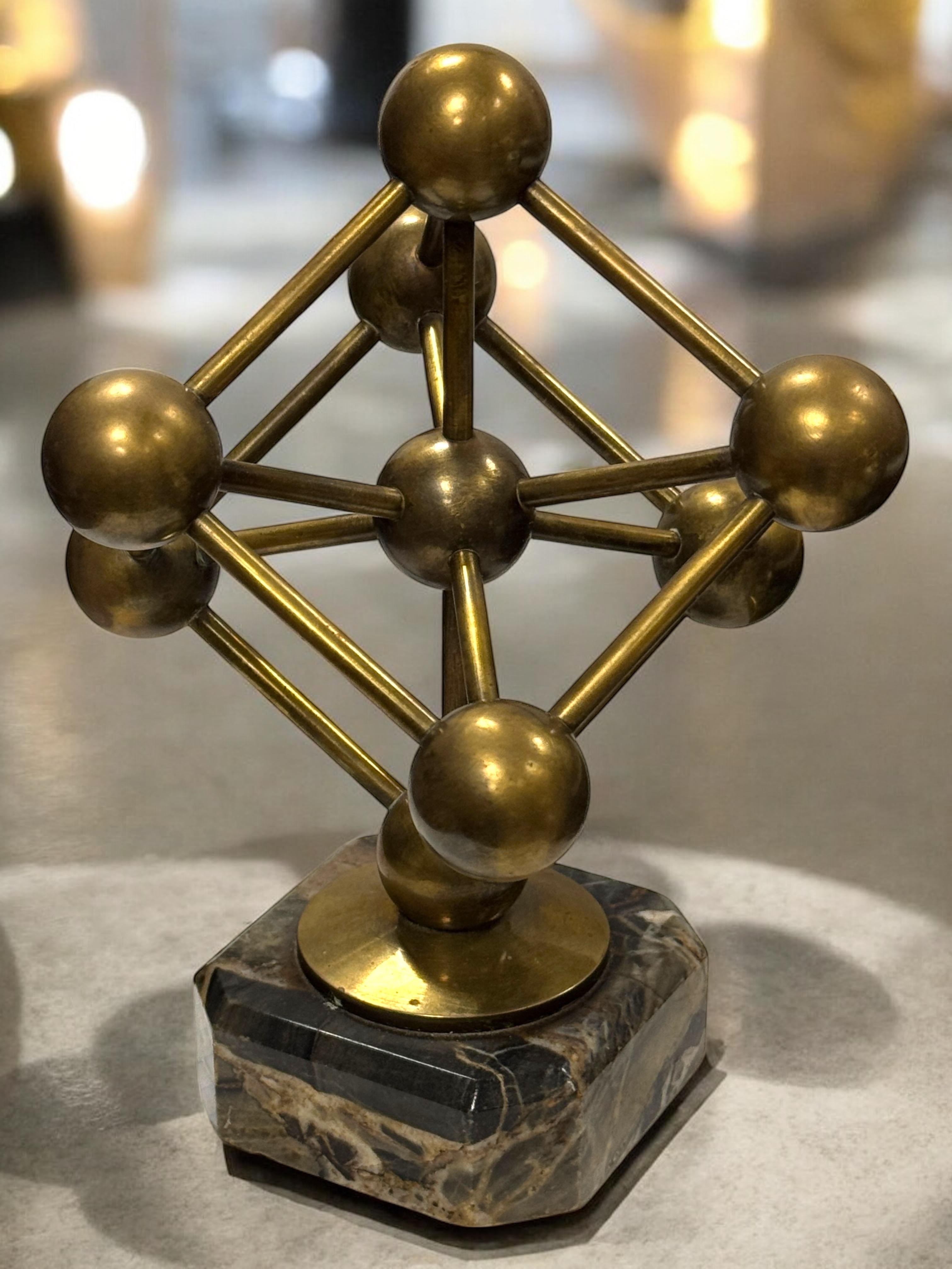 Superbe Atomium Souvenir Building Sculpture Marble Base Bruxelles Belgium 1960s en vente 1