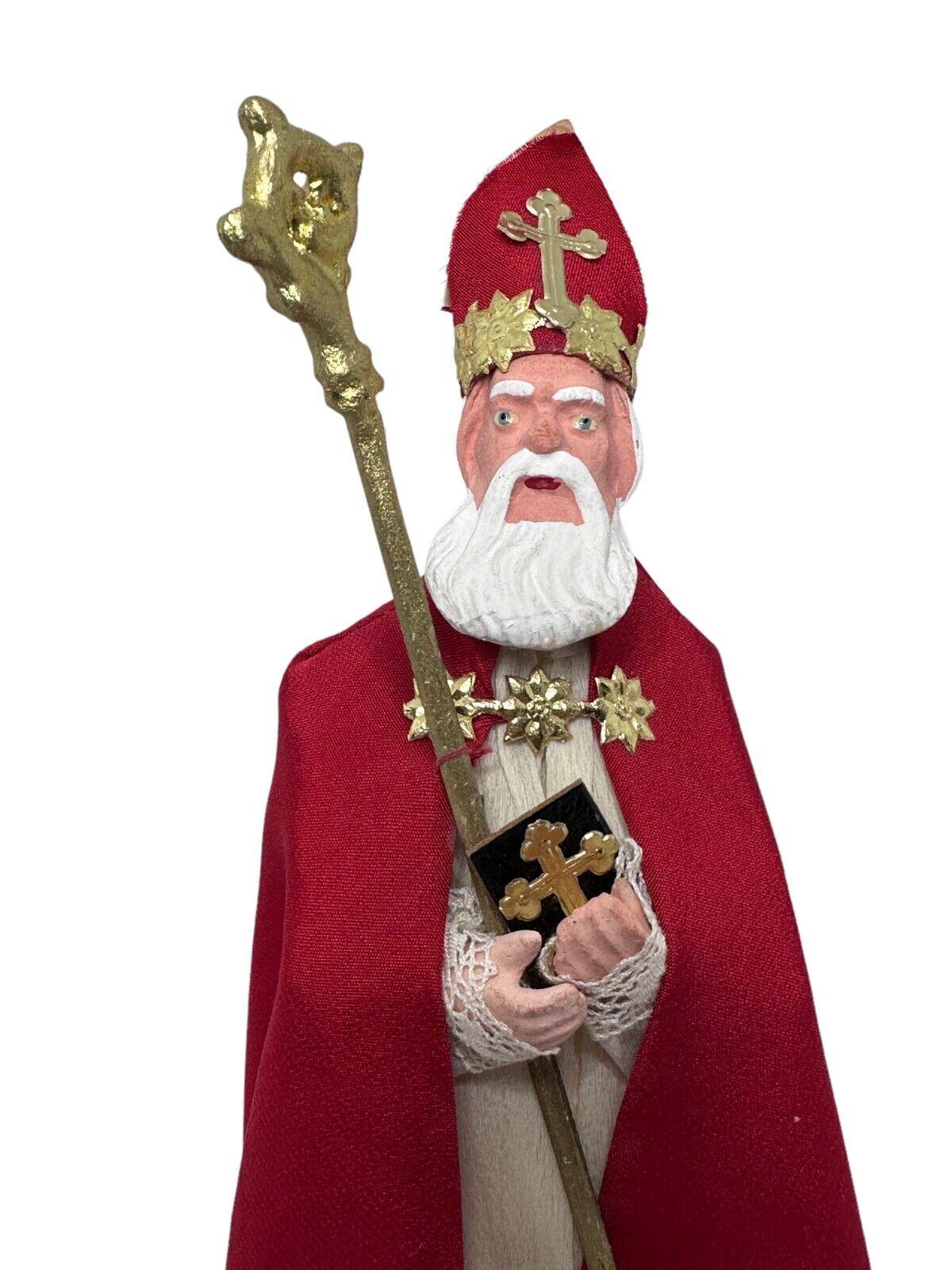 Stunning Austrian Christmas Paper mache Santa St.Nicholas Candy Container 1920s In Good Condition For Sale In Nuernberg, DE