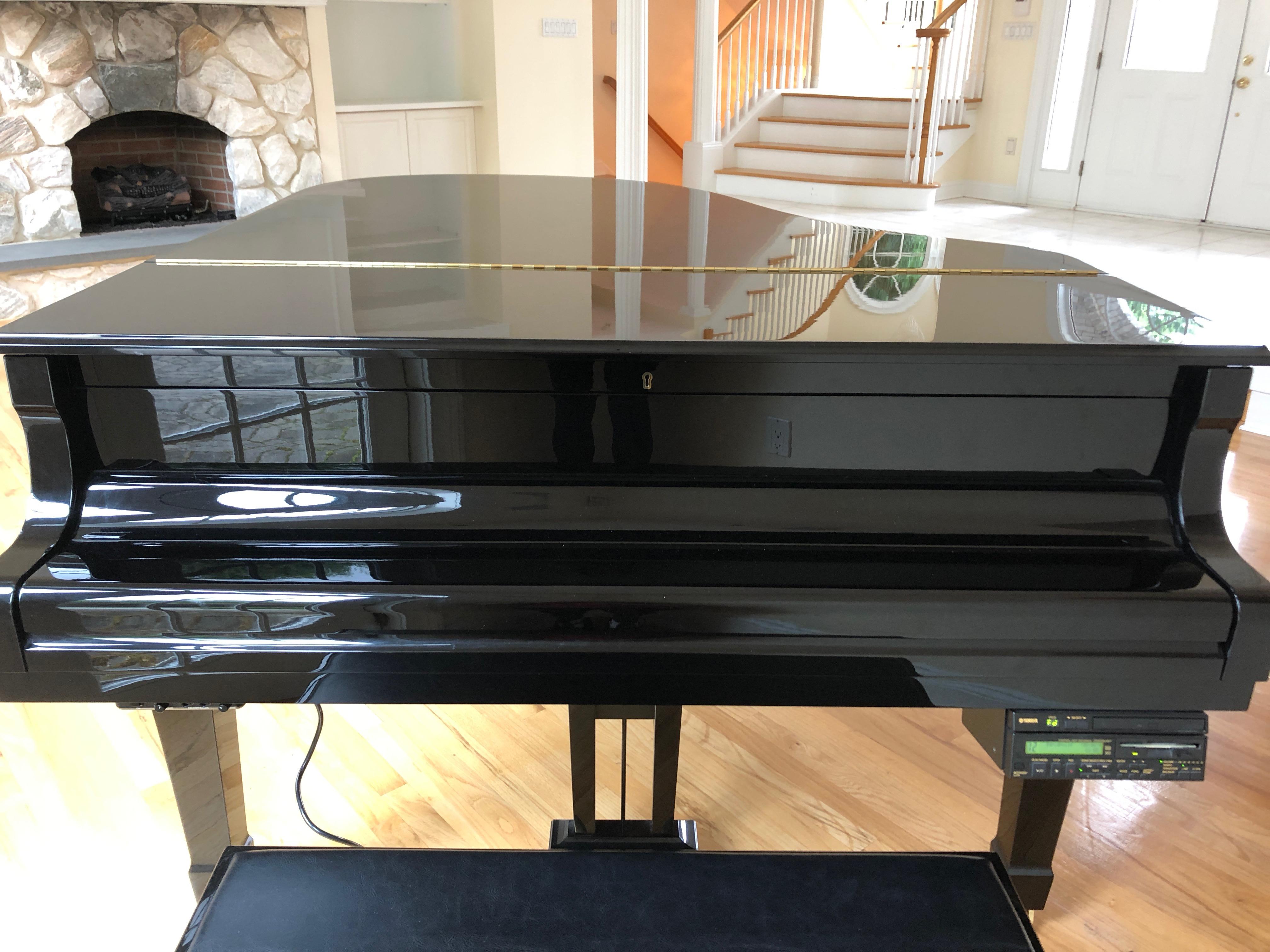 Wood Stunning Baby Grand Disklavier Digital Player Piano by Yamaha