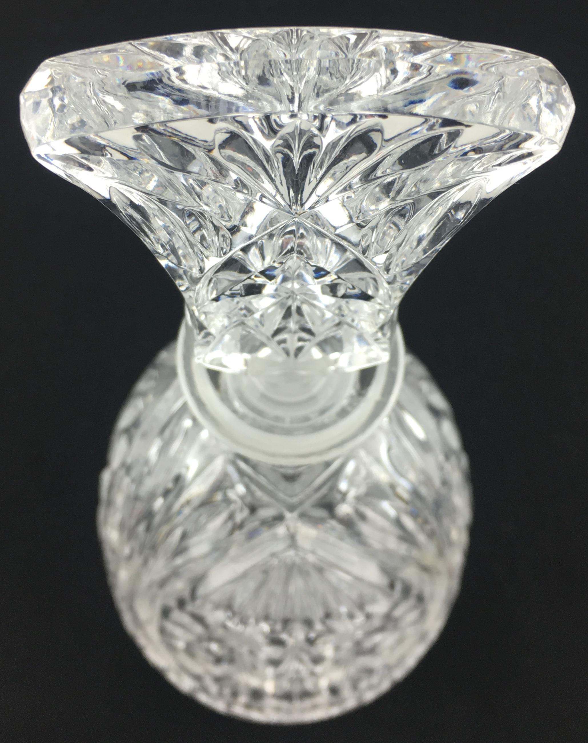 Mid-Century Modern Superbe carafe en cristal de Baccarat avec 6 verres à shooter:: ensemble:: circa 1920
