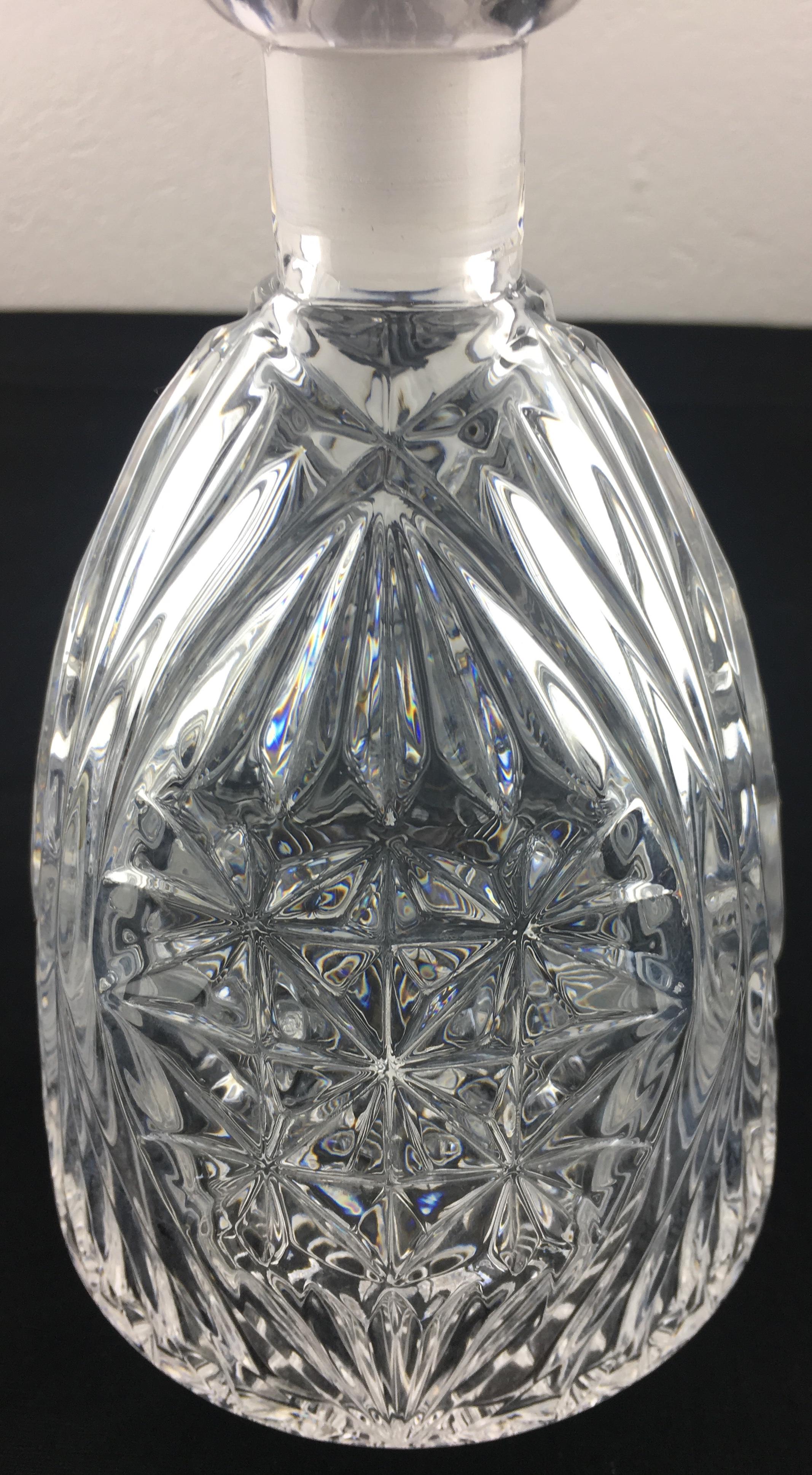 Fait main Superbe carafe en cristal de Baccarat avec 6 verres à shooter:: ensemble:: circa 1920