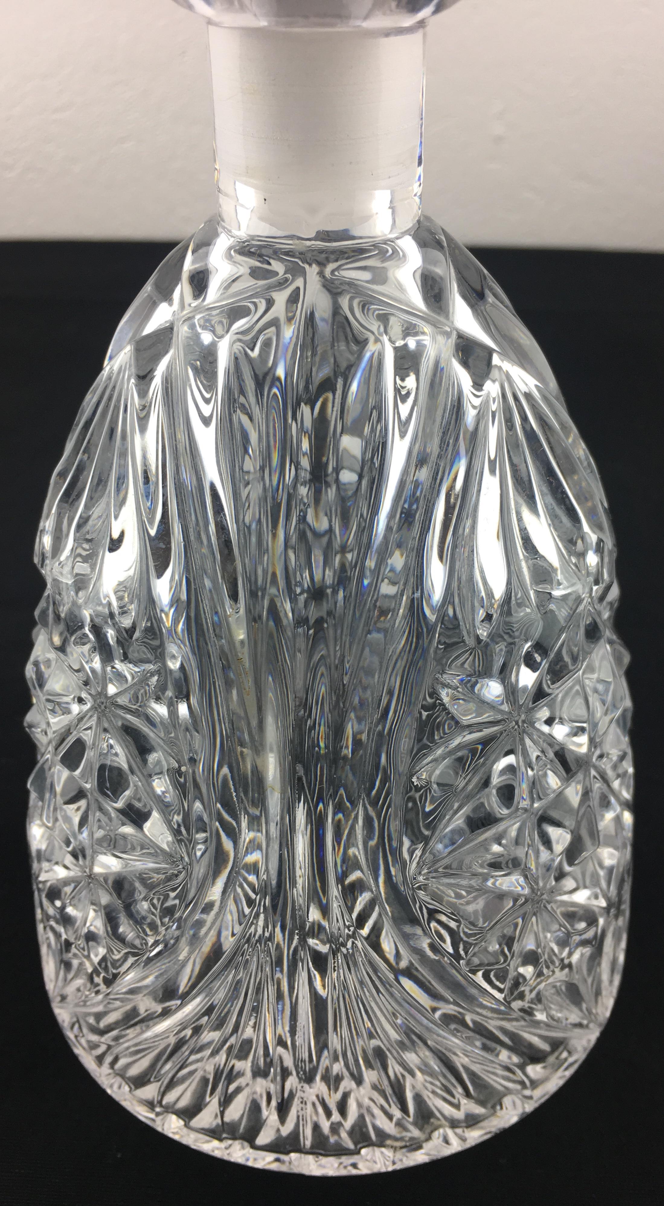 Hand-Crafted Stunning Baccarat Crystal Decanter with 6 Shot Glasses, Set, circa 1920