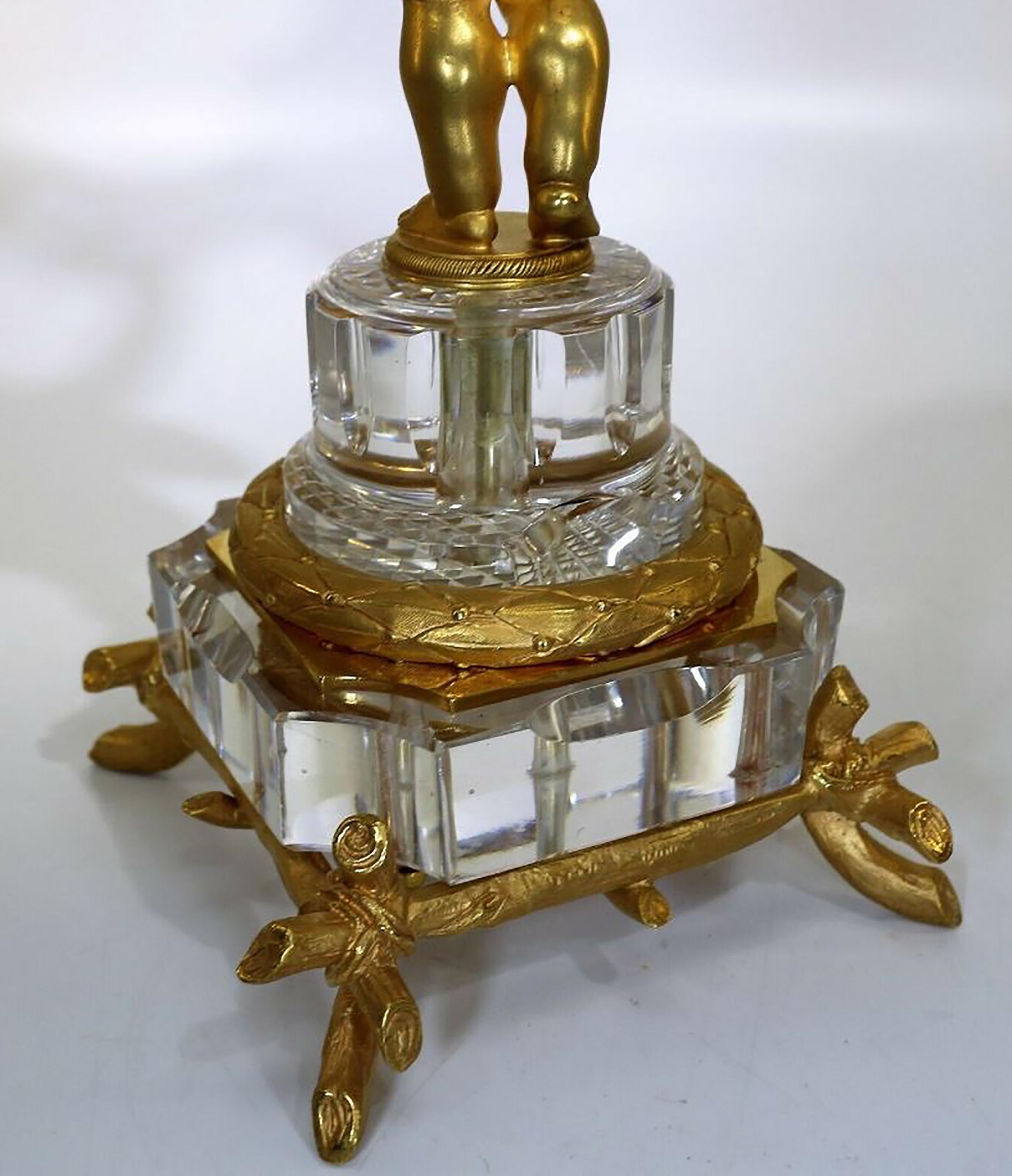 Atemberaubender Baccarat-Kerzenleuchter aus feuervergoldeter Bronze, Napoleon III. (Vergoldet) im Angebot