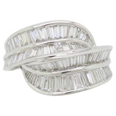 Impresionante Anillo de Cóctel de Diamantes talla Baguette