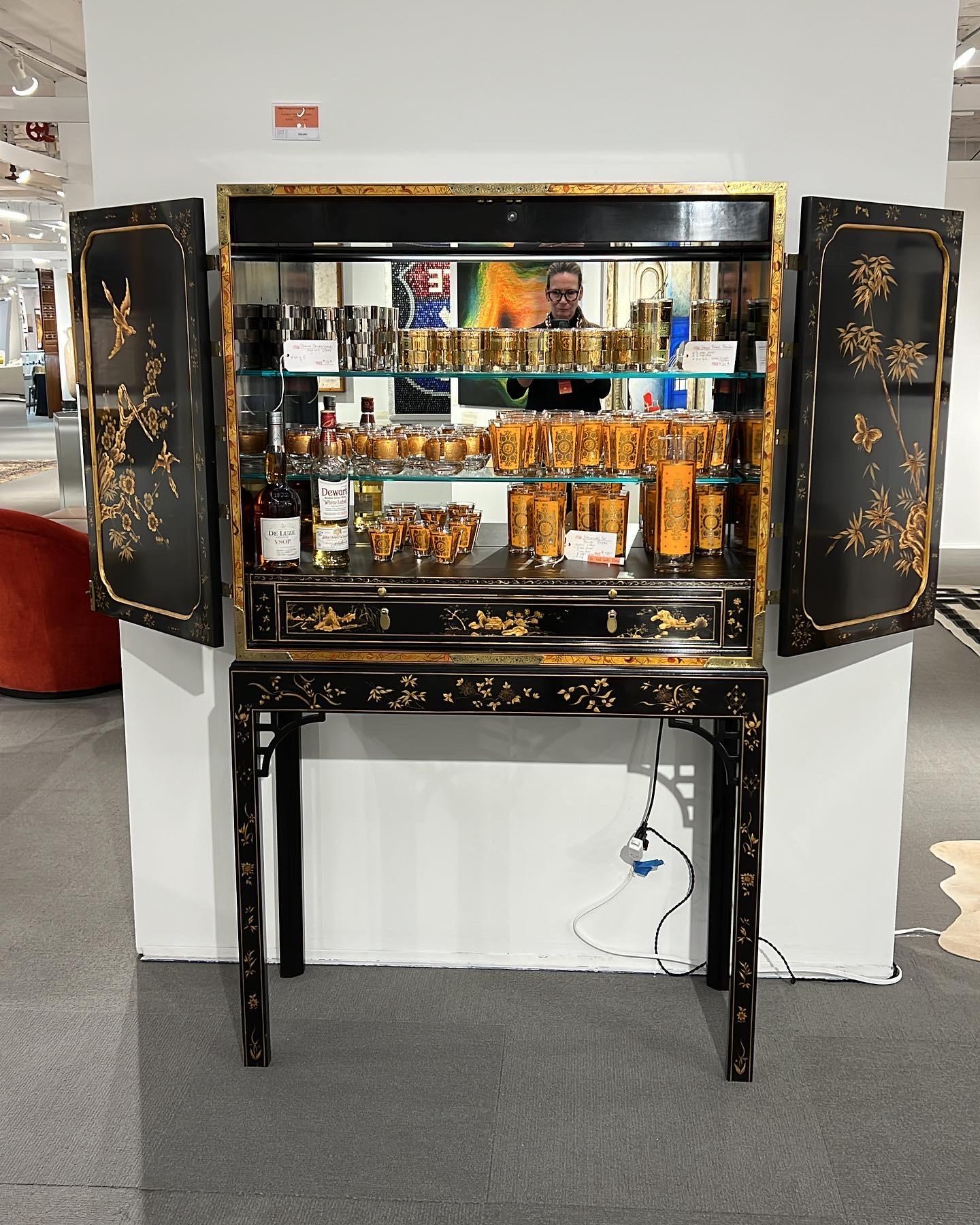 American Stunning Baker Furniture Ornate Chinoiserie Lacquered Bar Cabinet on Stand For Sale