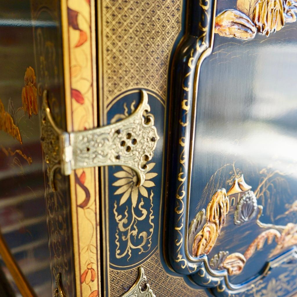 Impresionante Mueble Baker Mueble Bar Lacado Chinoiserie Ornamentado sobre Soporte Latón