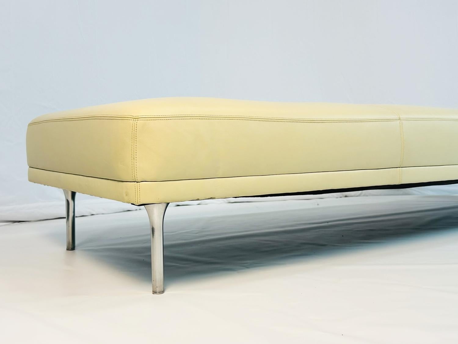 Acciaio inossidabile Letto da giorno Mirador di Lievore Altherr Molina per Bernhardt Design in vendita