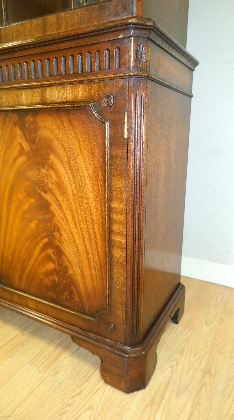 Glass STUNNiNG BEVAN FUNELL BROWN HARDWOOD CABINET/CUPBOARD WITH GREEN WRITING SLIDE For Sale