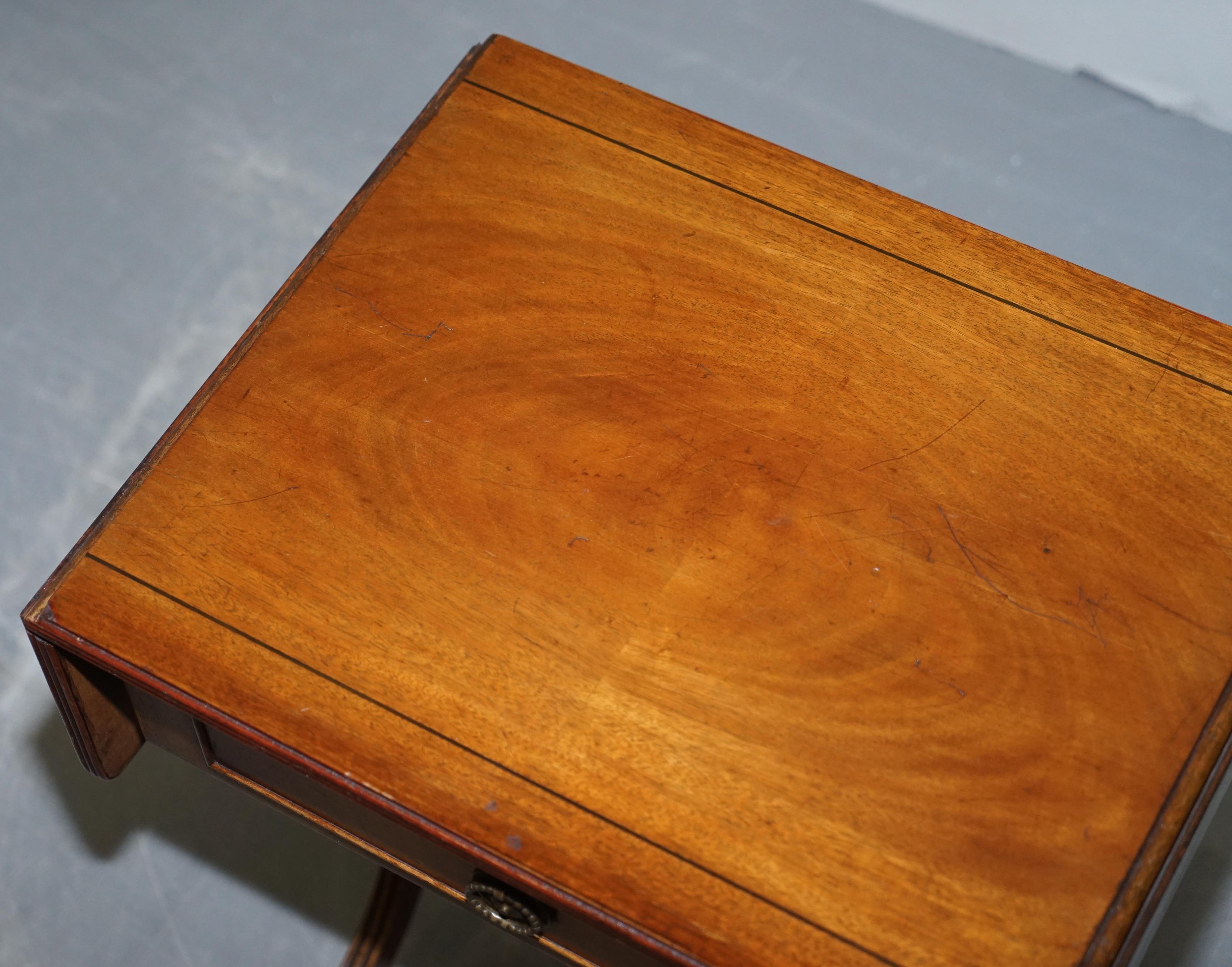 Victorian Stunning Bevan Funnell Extending Light Walnut Side End Lamp Wine Card Table For Sale