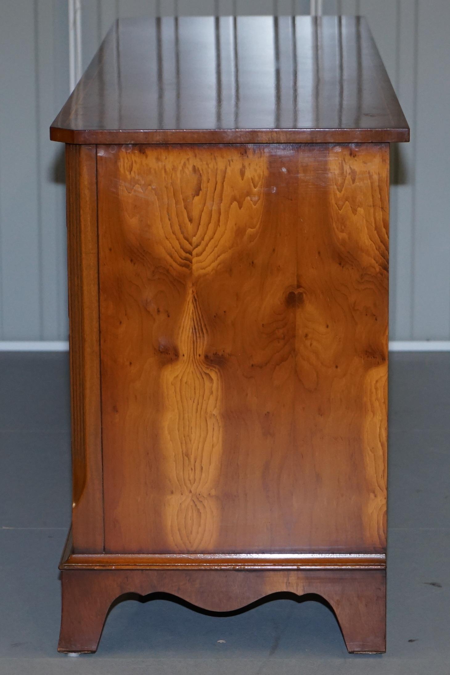 Stunning Bevan Funnell Vintage Burr Figured Yew Wood Sideboard Chest of Drawers 3