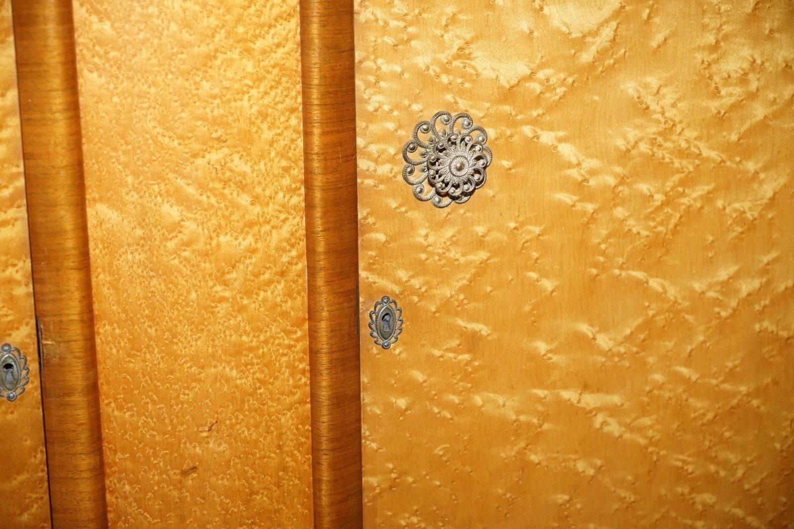 British Stunning Bird's-Eye Maple Tudor Rose Art Deco Wardrobe Part of a Suite
