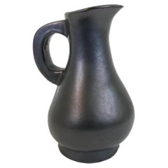 Impresionante jarra de cerámica negra In the style of Georges Jouve circa 1950