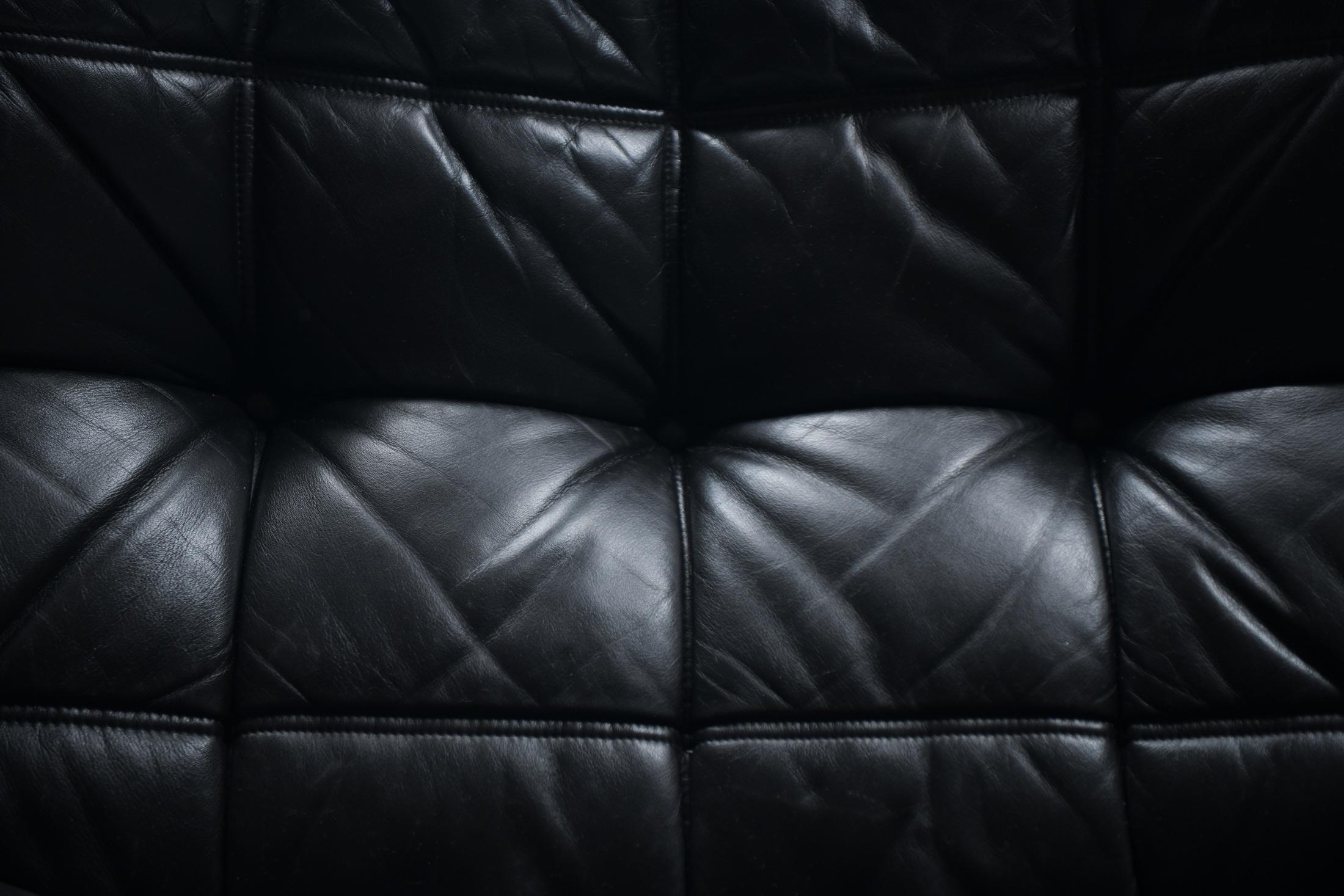 Superbe canapé Kashima en cuir noir 1985 par Michel Ducaroy - Ligne Roset France en vente 4