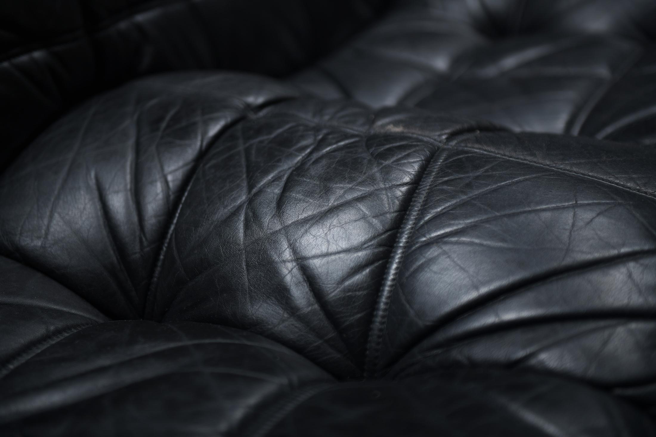 Superbe canapé Kashima en cuir noir 1985 par Michel Ducaroy - Ligne Roset France en vente 1