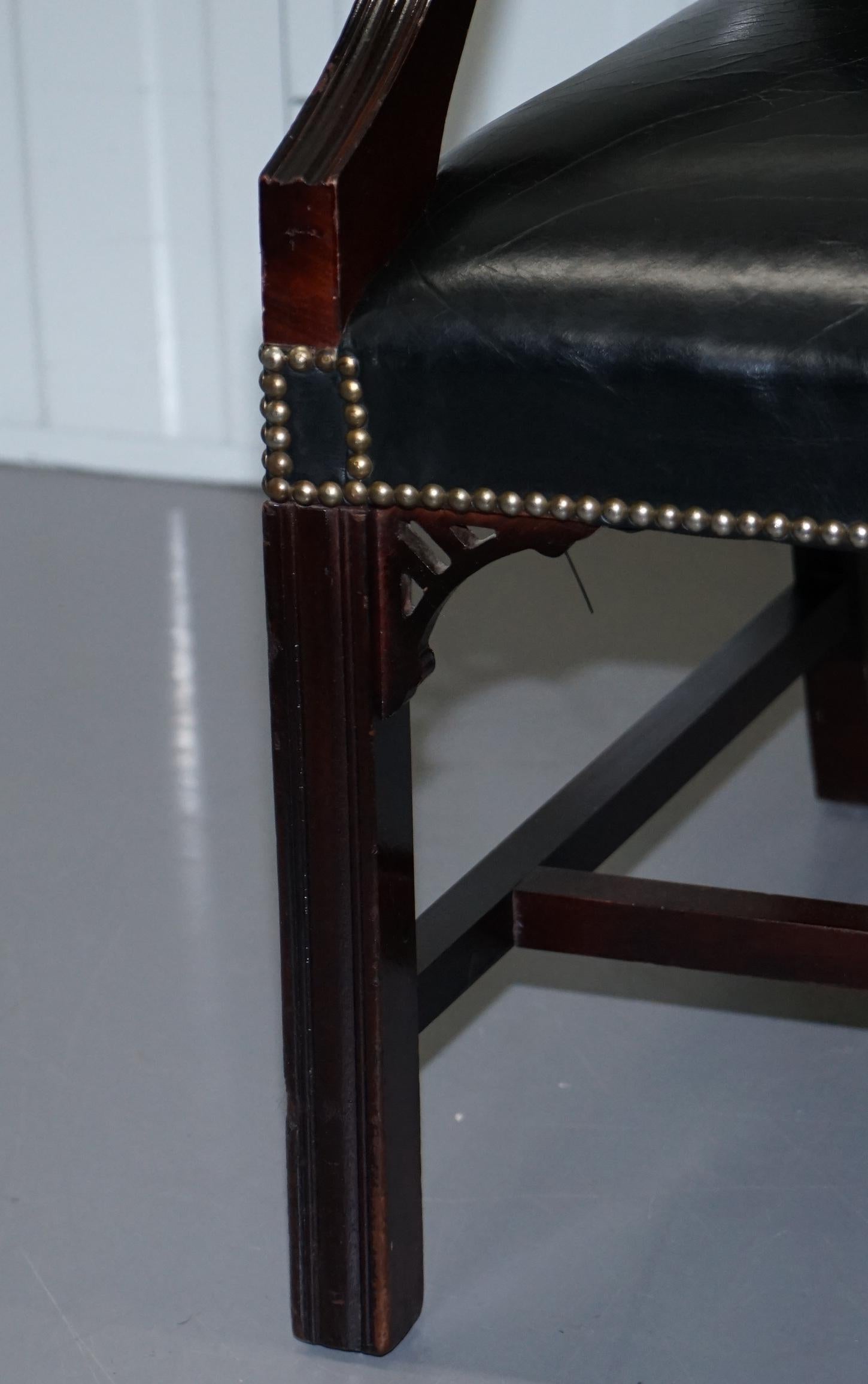 Stunning Black Leather Thomas Chippendale Style Gainsborough Carver Armchair For Sale 2
