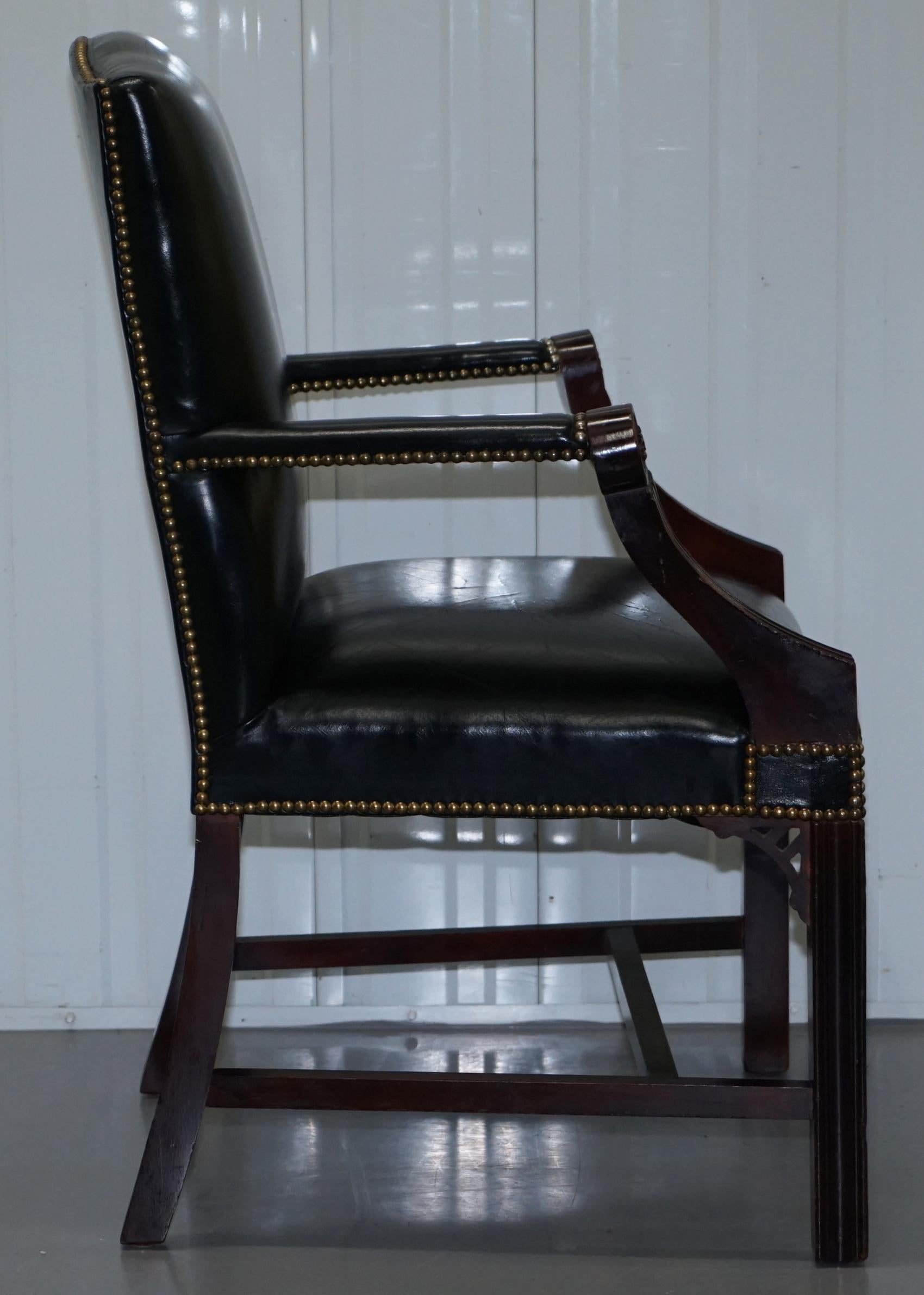 Stunning Black Leather Thomas Chippendale Style Gainsborough Carver Armchair For Sale 3