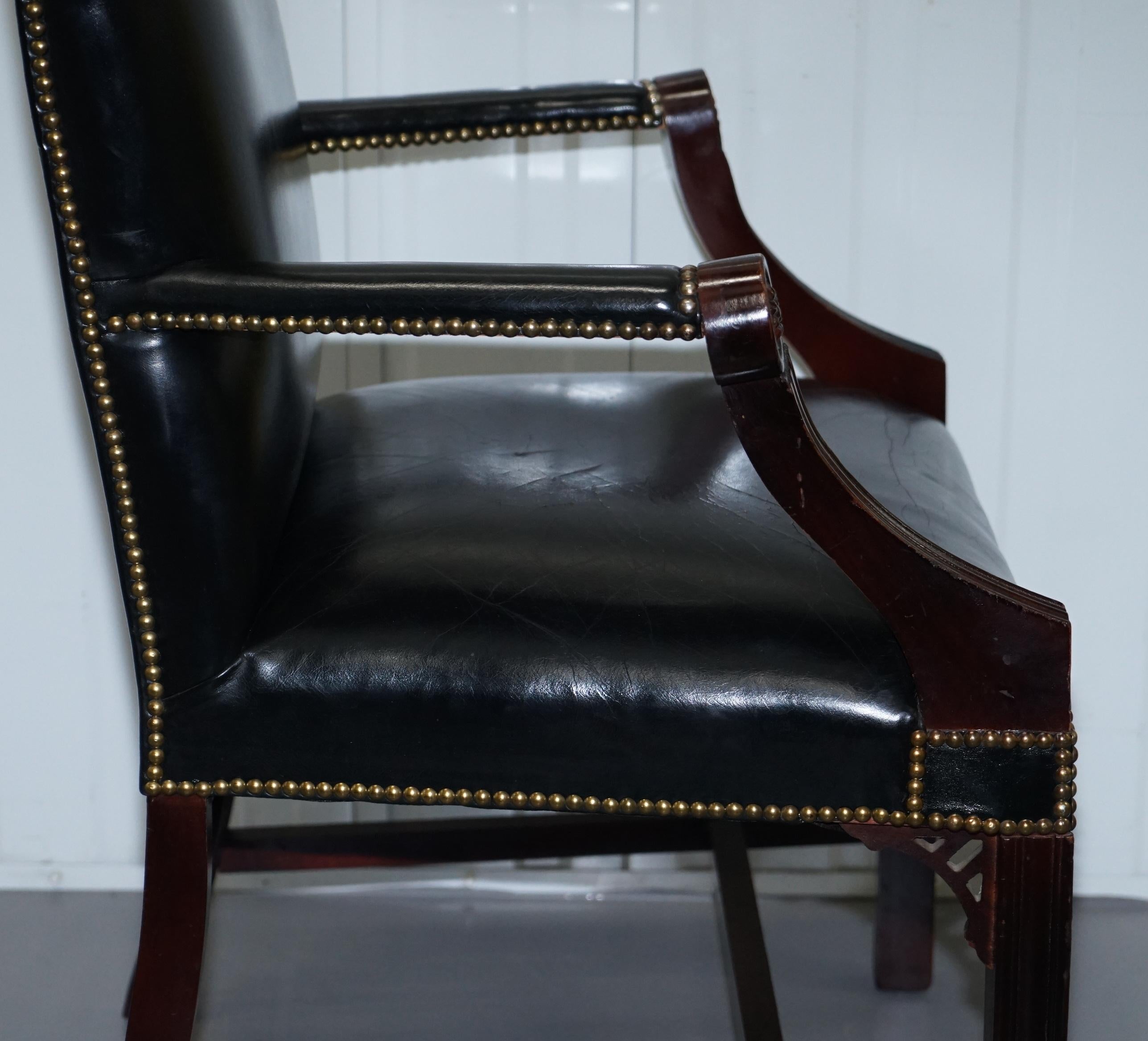 Superbe fauteuil en cuir noir Thomas Chippendale Style Gainsborough Carver en vente 6