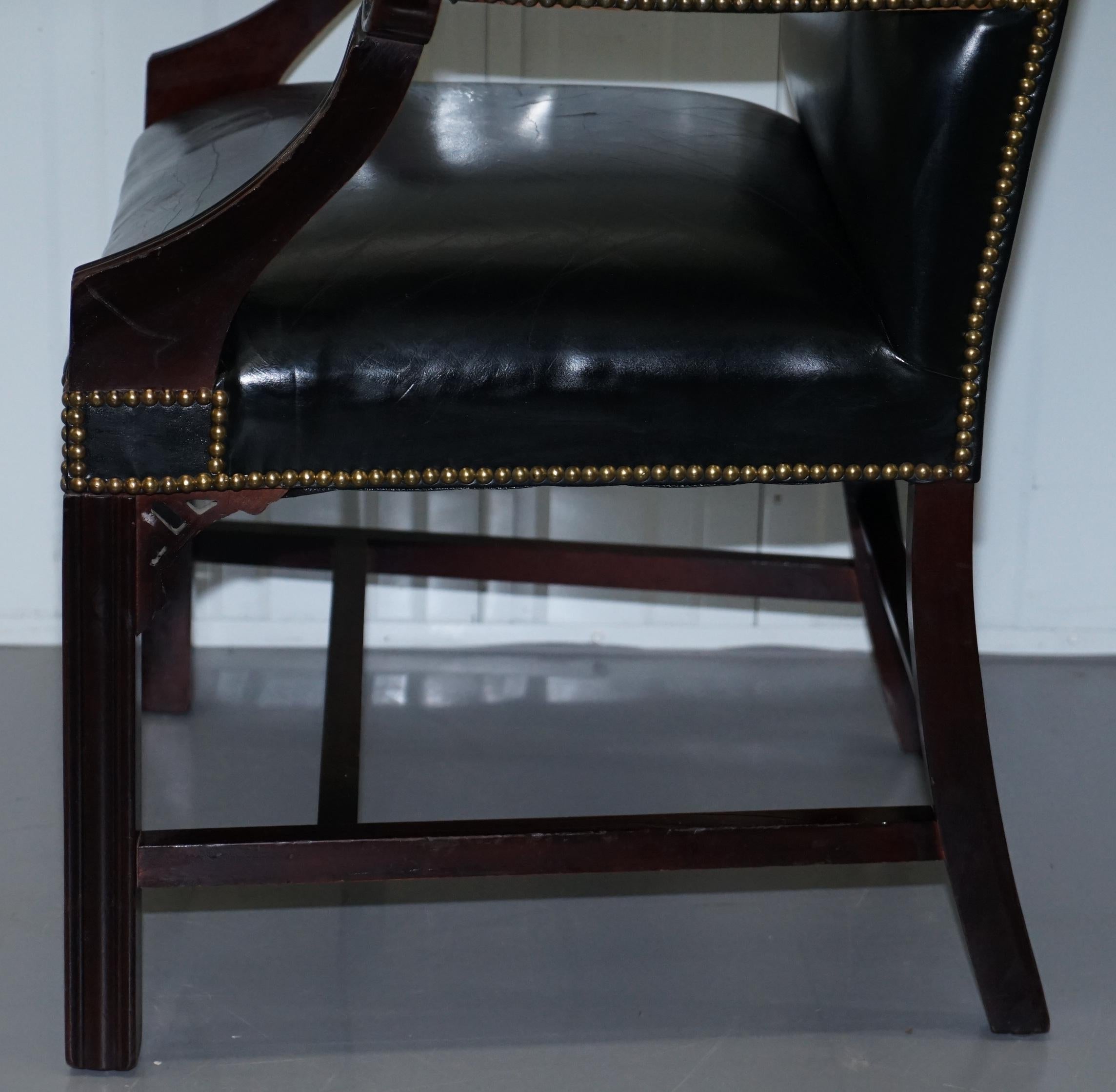 Superbe fauteuil en cuir noir Thomas Chippendale Style Gainsborough Carver en vente 12