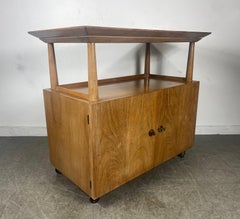 Impresionante servidor / carrito de bar de caoba blanqueada y corcho atrib Robsjohn Gibbings