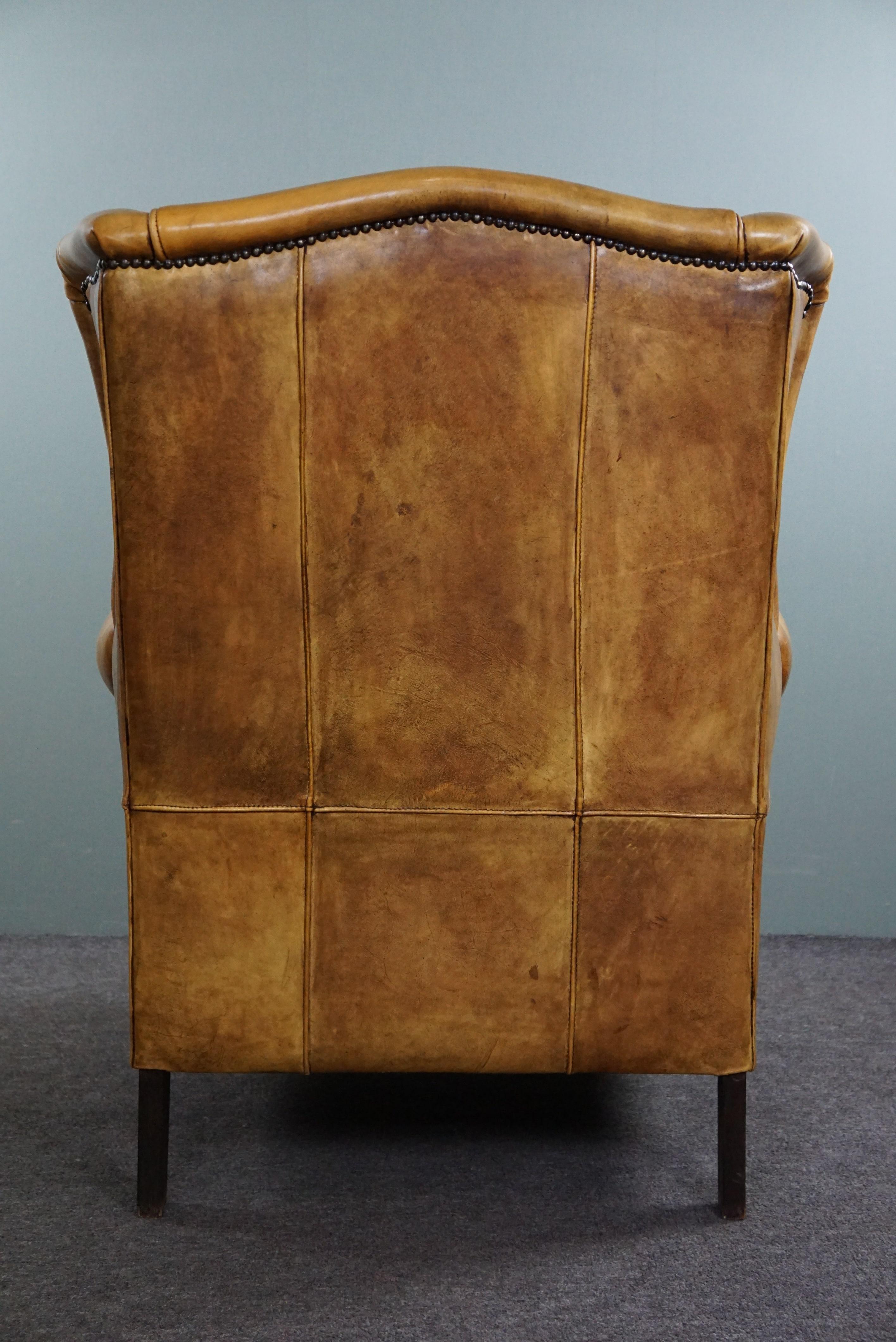 Stunning blonde cowhide leather wing chair In Good Condition For Sale In Harderwijk, NL