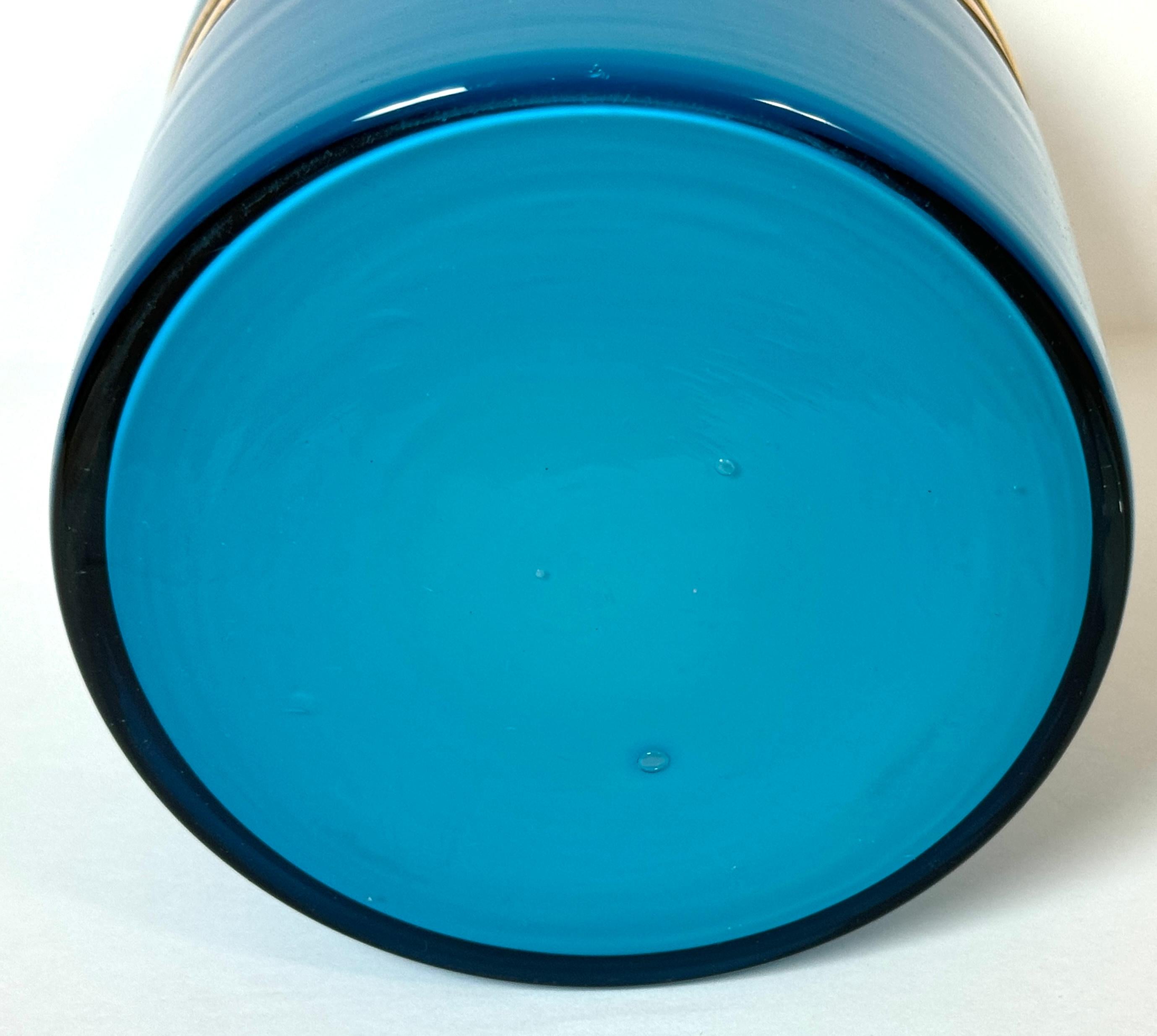 Impresionante Caja de Mesa Redonda Montada de Cristal de Murano Azul Ormolu en venta 5