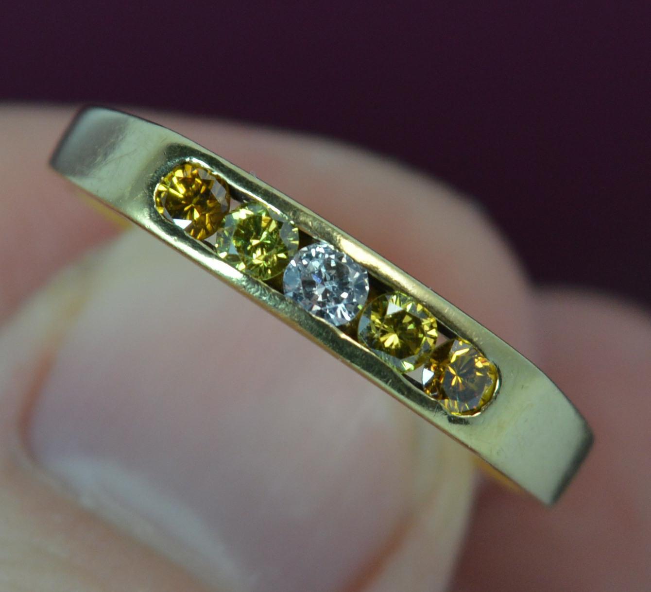 Stunning Boodles Designer 18 Carat Gold and Five Diamond Stack Ring In Excellent Condition In St Helens, GB