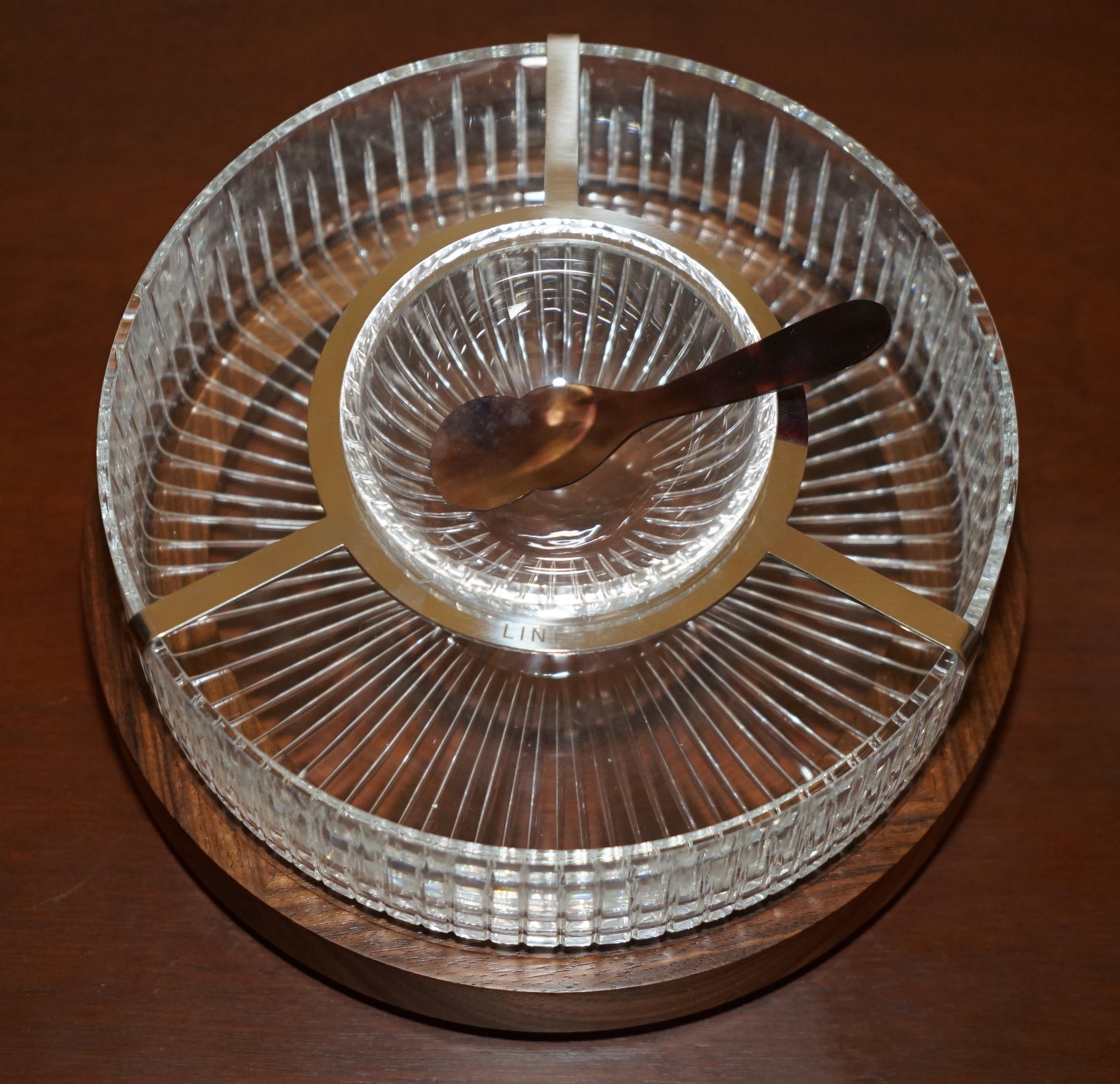 STUNNING BRAND NEW IN THE BOX ViSCOUNT DAVID LINLEY CUT GLASS CRYSTAL CAVIAR SET (20. Jahrhundert) im Angebot