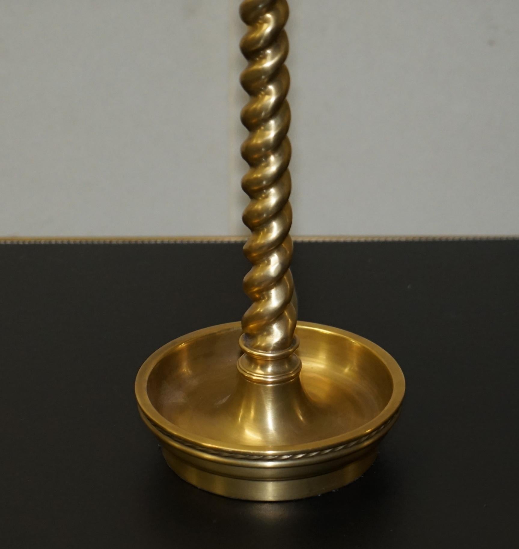 Américain Superbe lampe de bureau haute en laiton Ralph Lauren doré et tournée, neuve et de qualité en vente